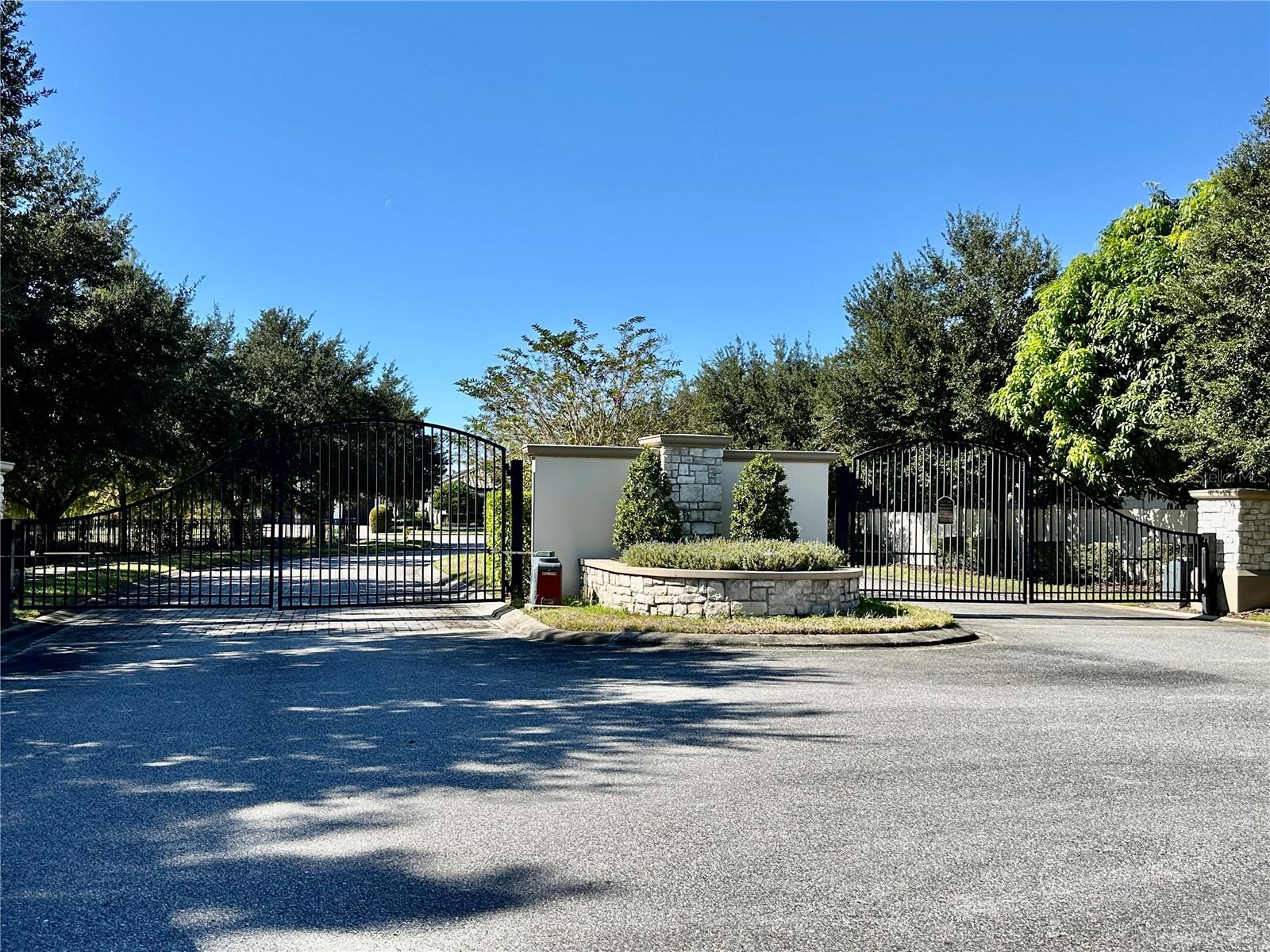 LAKESIDE ESTATES - Residential