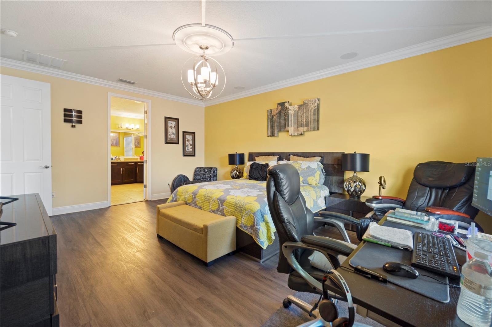 LAKESIDE ESTATES - Residential