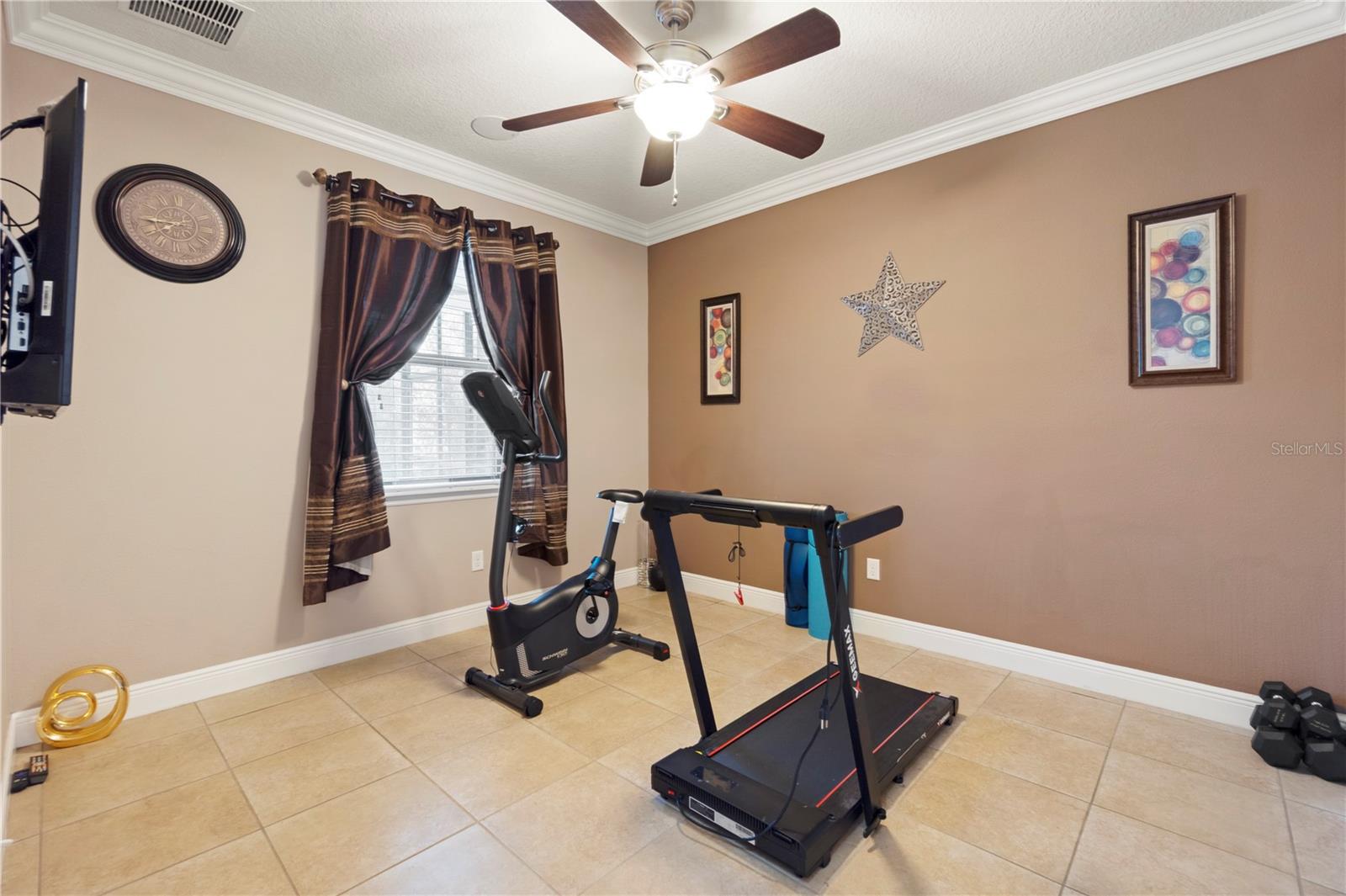 LAKESIDE ESTATES - Residential