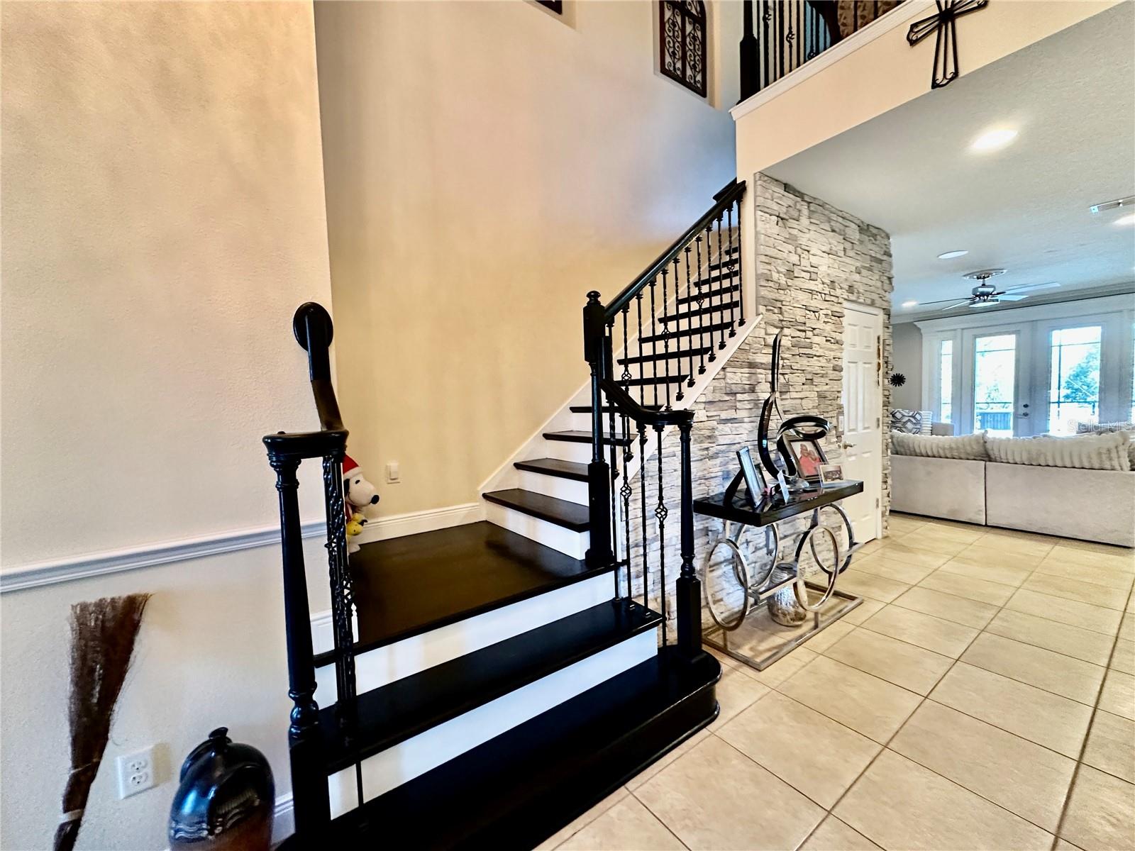 LAKESIDE ESTATES - Residential