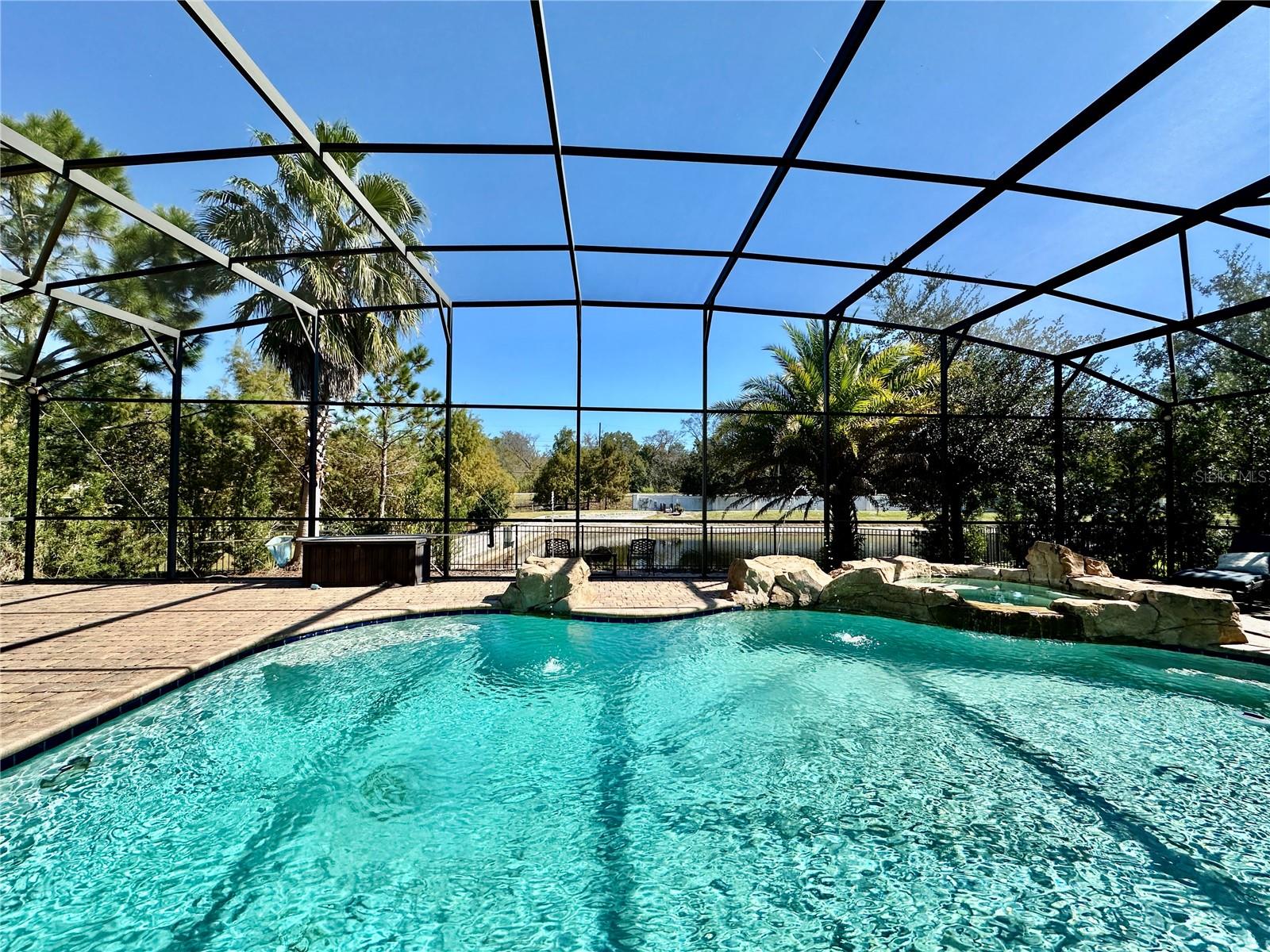 LAKESIDE ESTATES - Residential