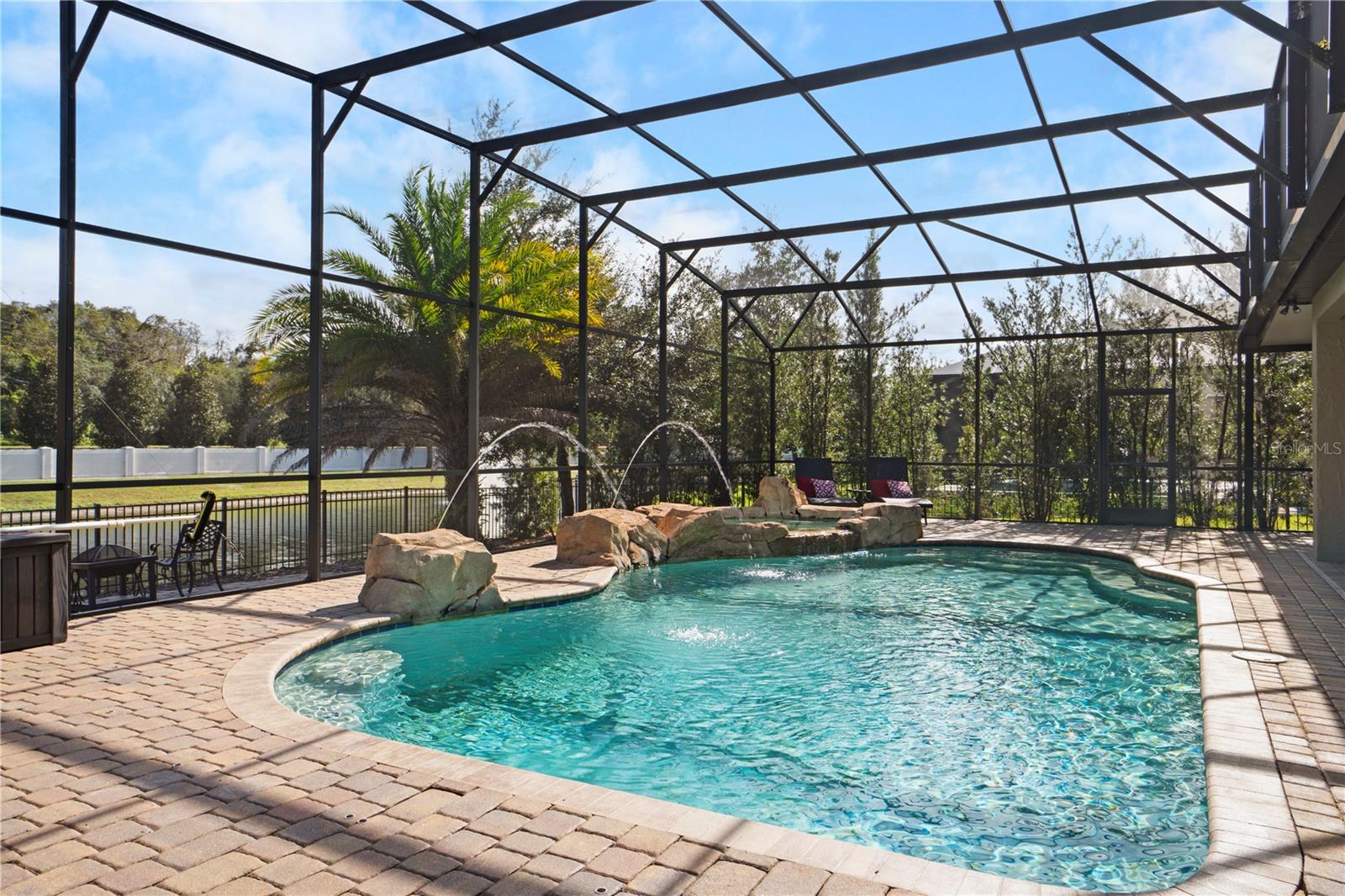 LAKESIDE ESTATES - Residential