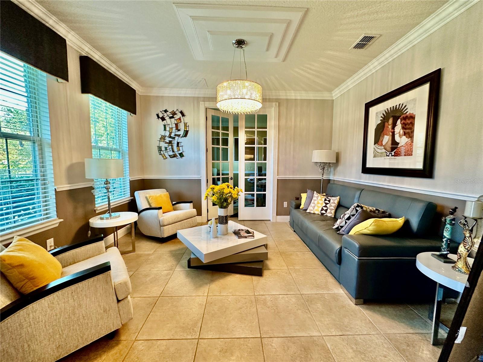 LAKESIDE ESTATES - Residential