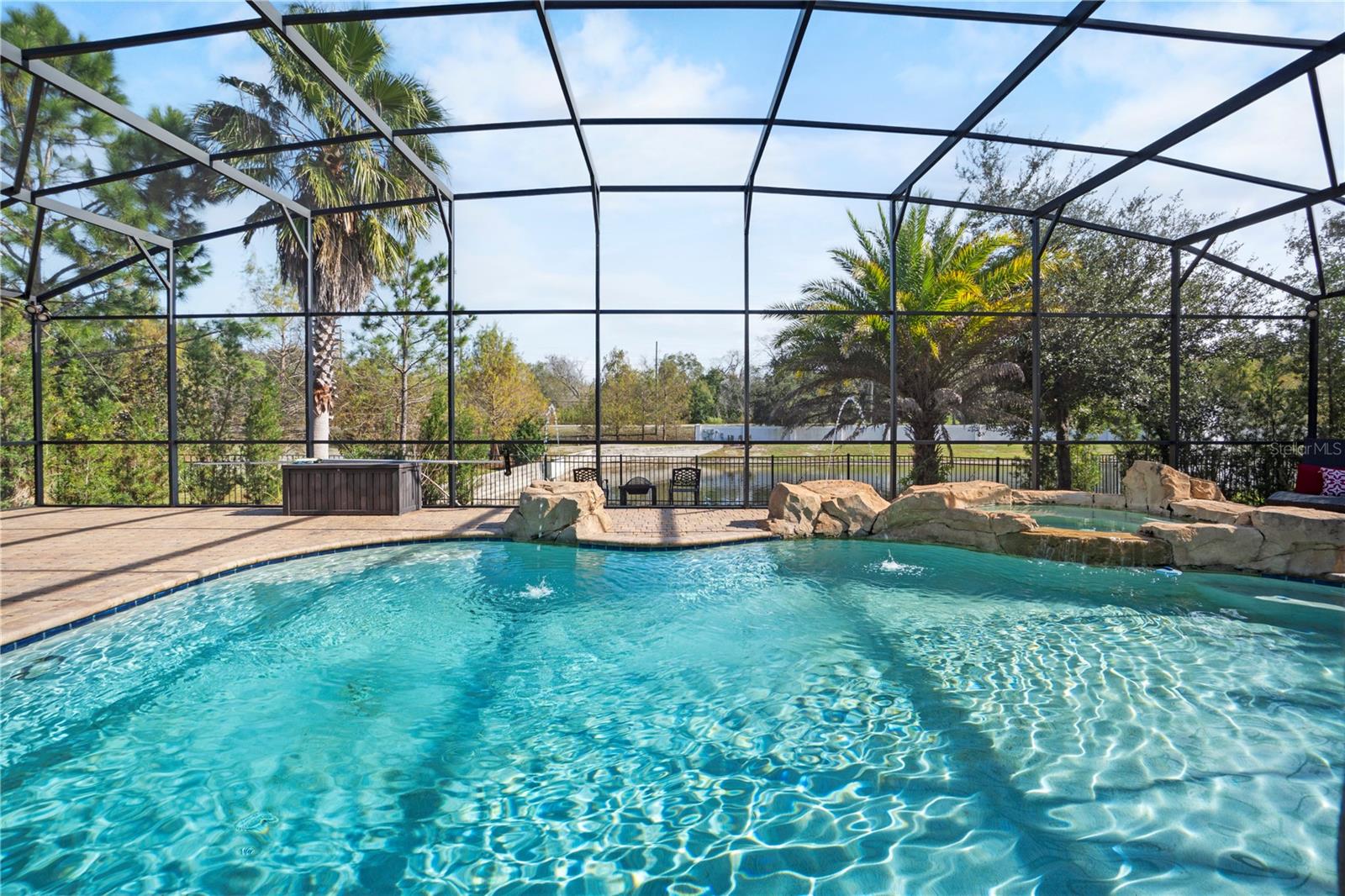 LAKESIDE ESTATES - Residential