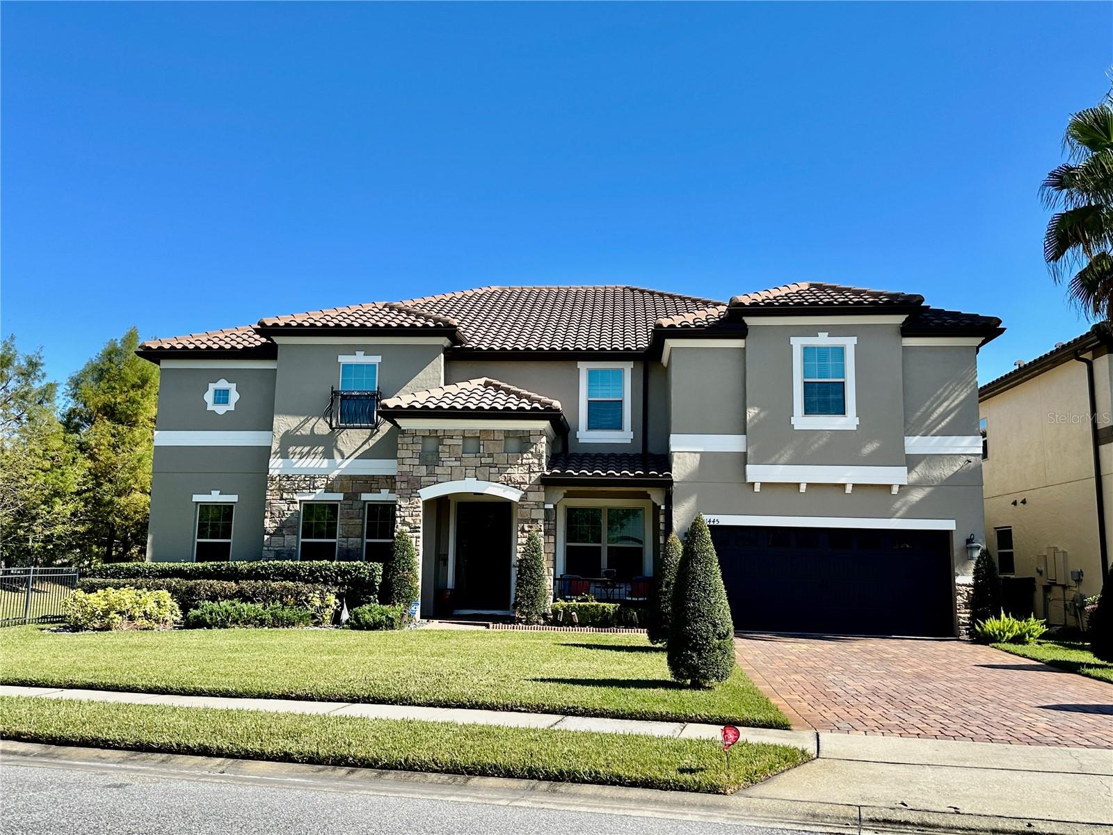 LAKESIDE ESTATES - Residential