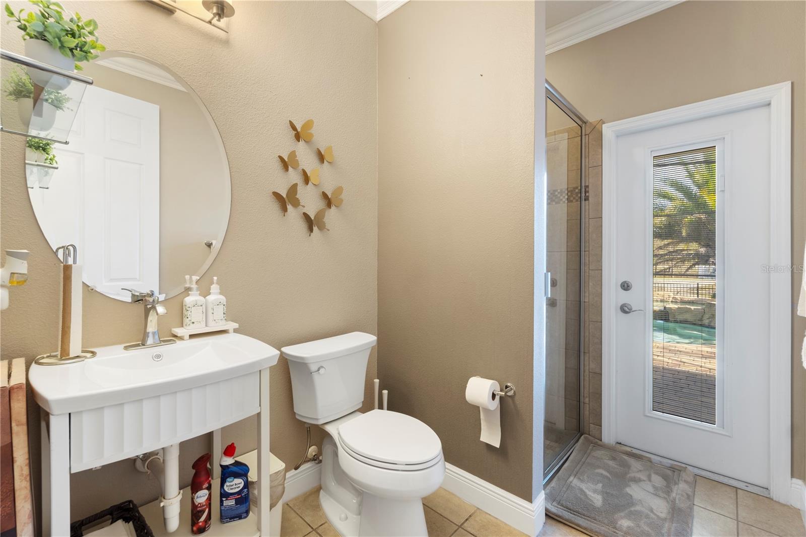 LAKESIDE ESTATES - Residential