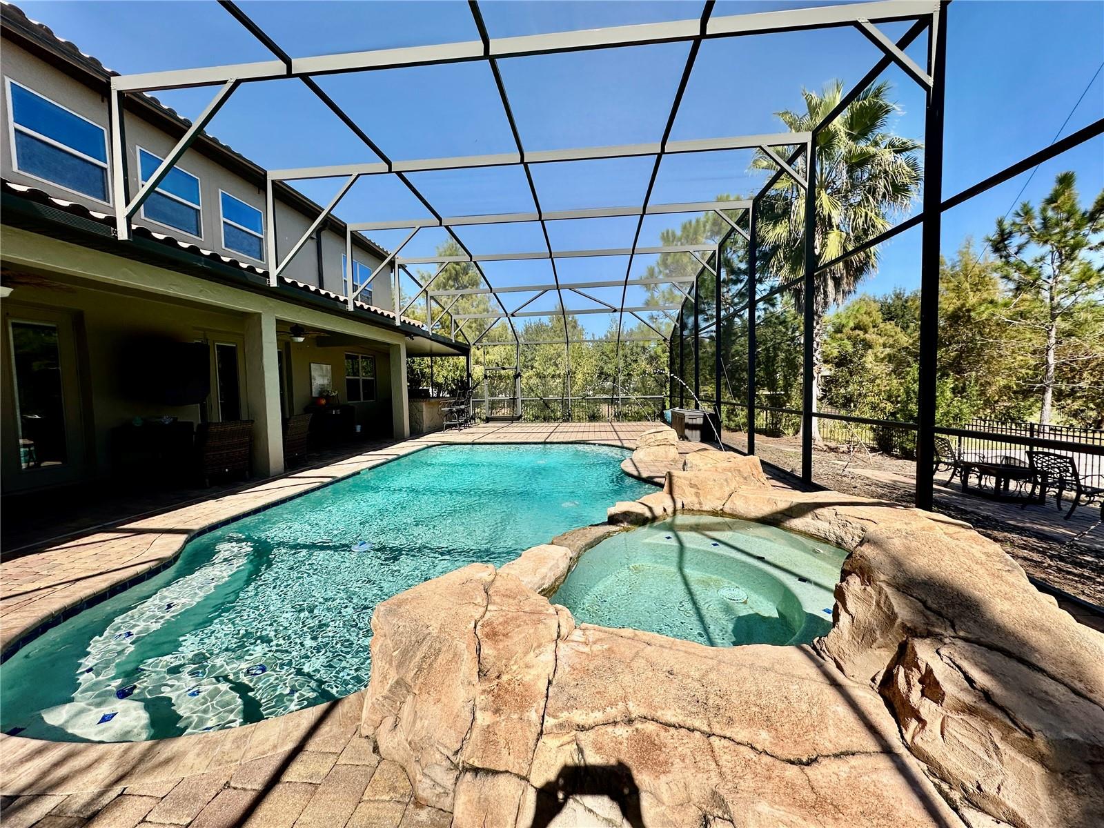 LAKESIDE ESTATES - Residential