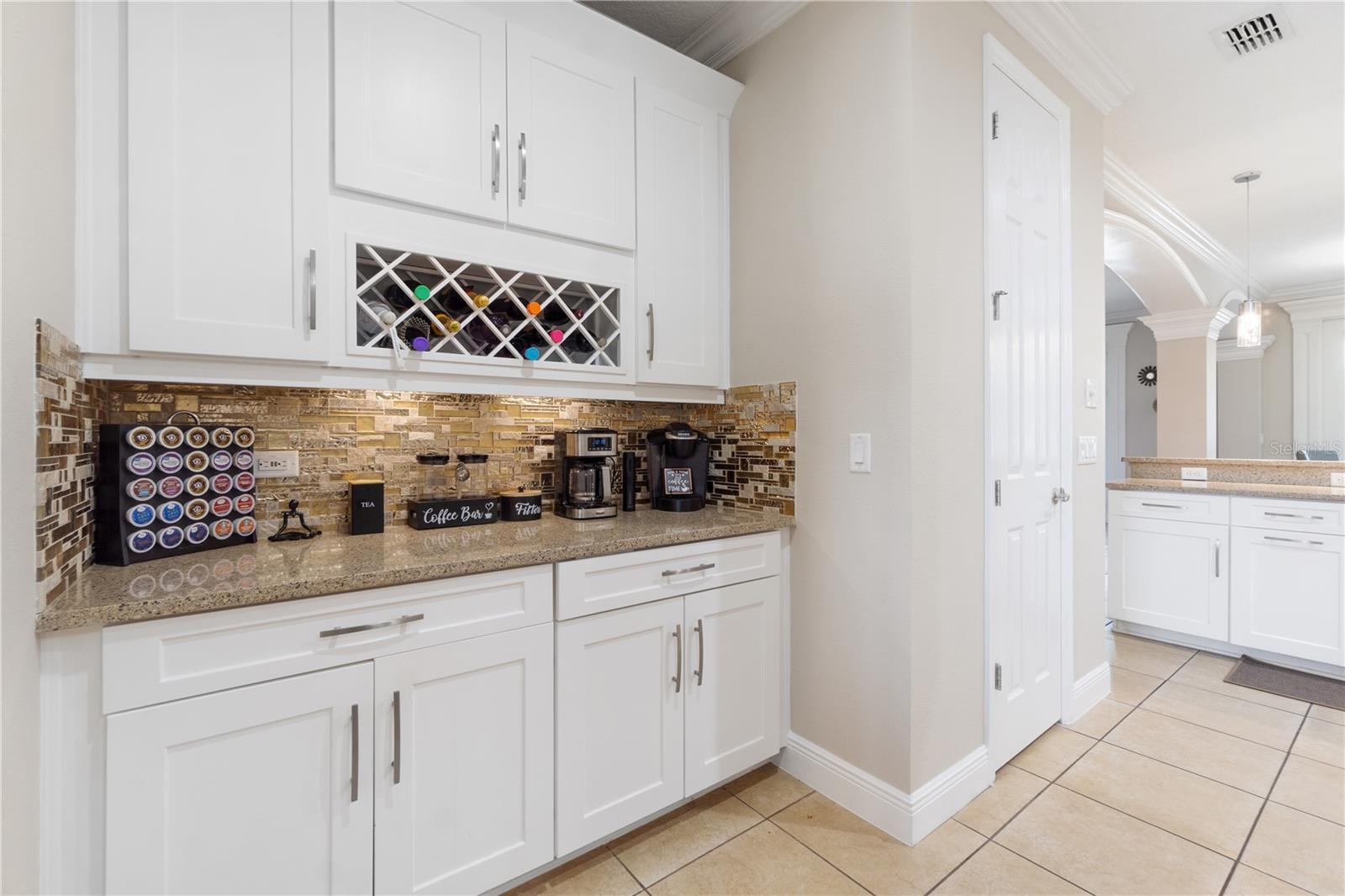 LAKESIDE ESTATES - Residential