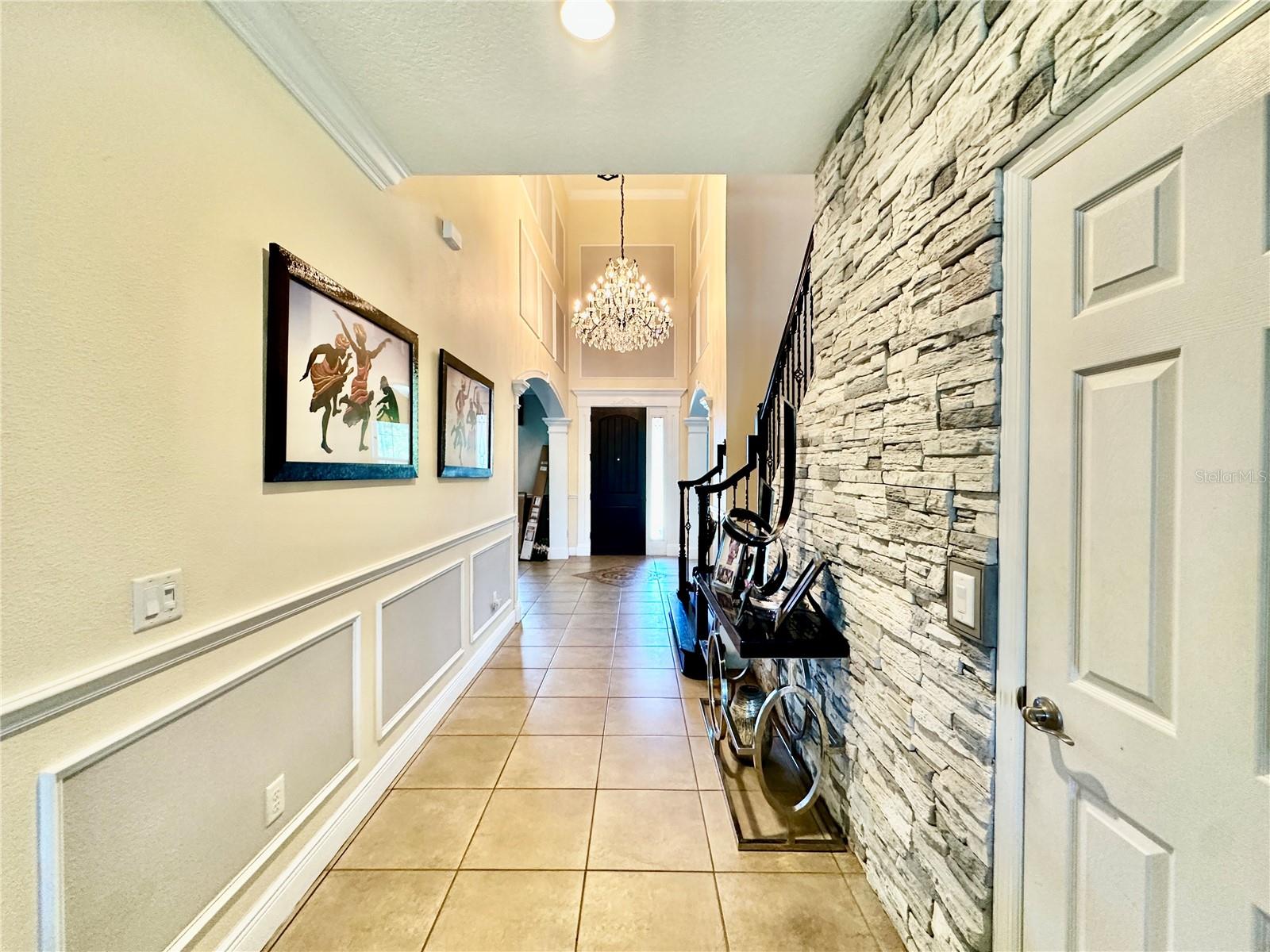 LAKESIDE ESTATES - Residential