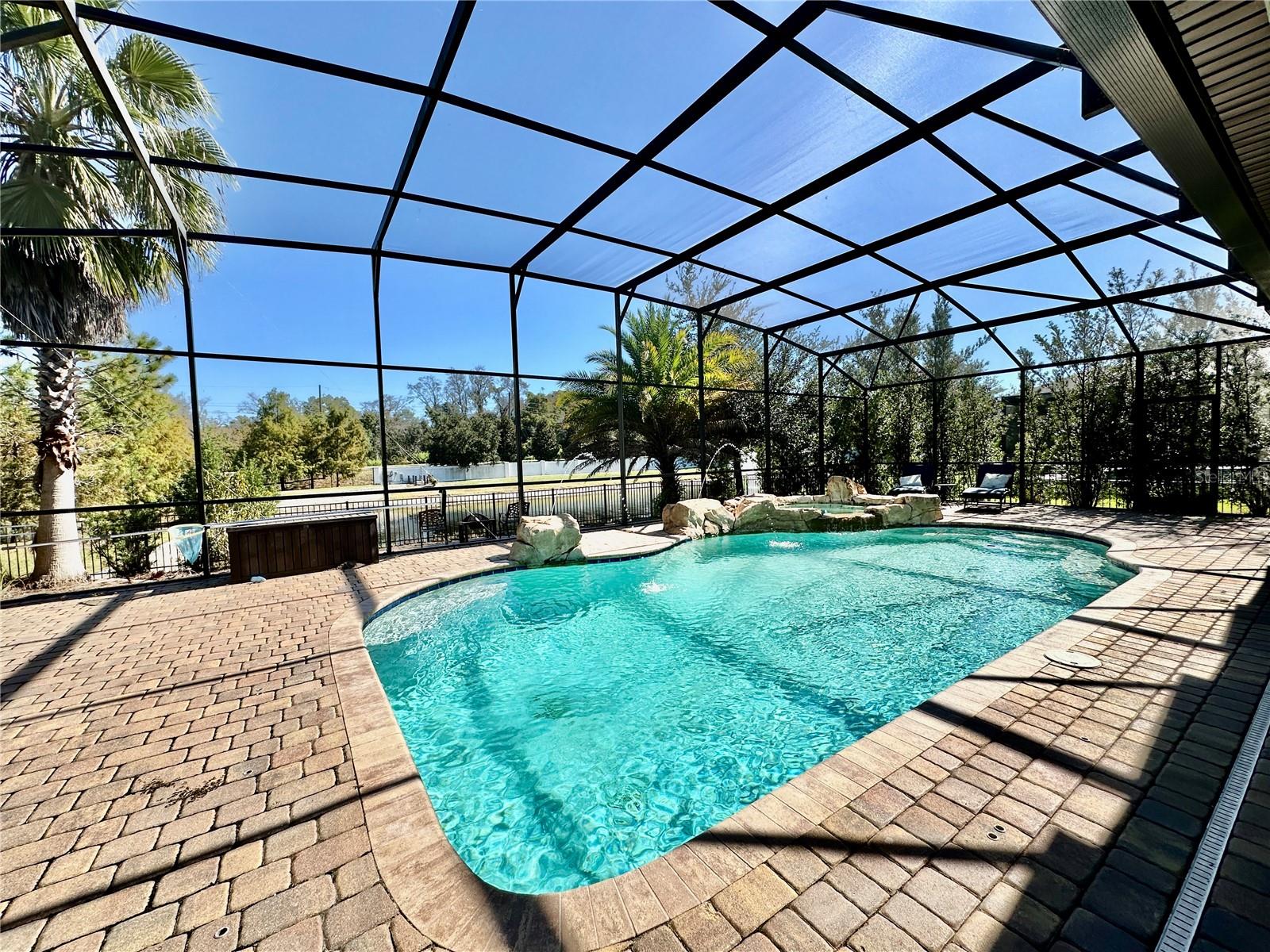 LAKESIDE ESTATES - Residential