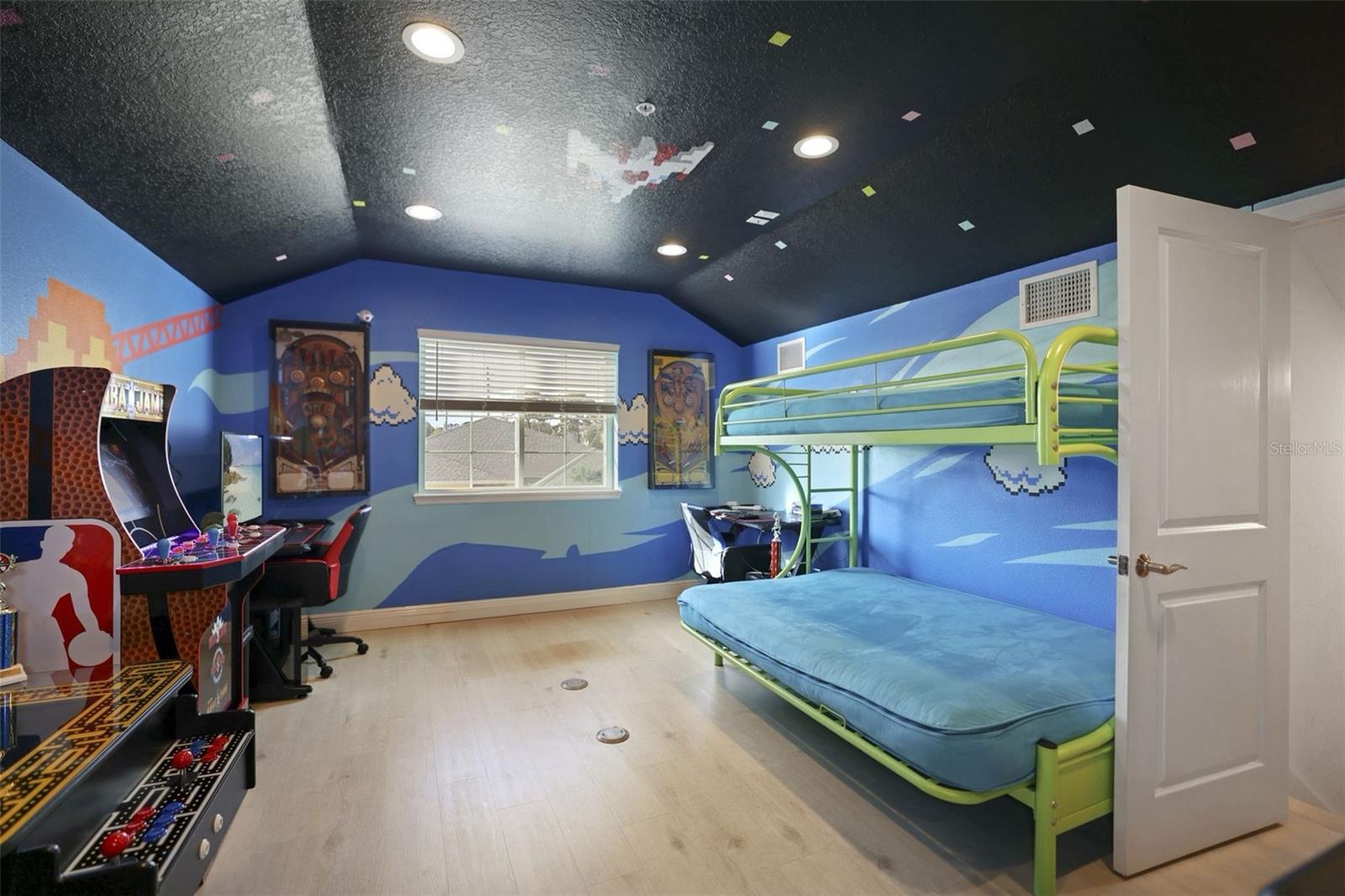 BREEZY ACRES PARK - Residential