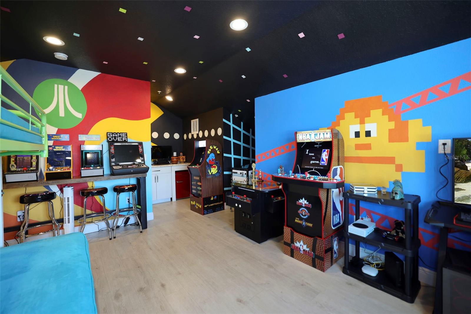 BREEZY ACRES PARK - Residential