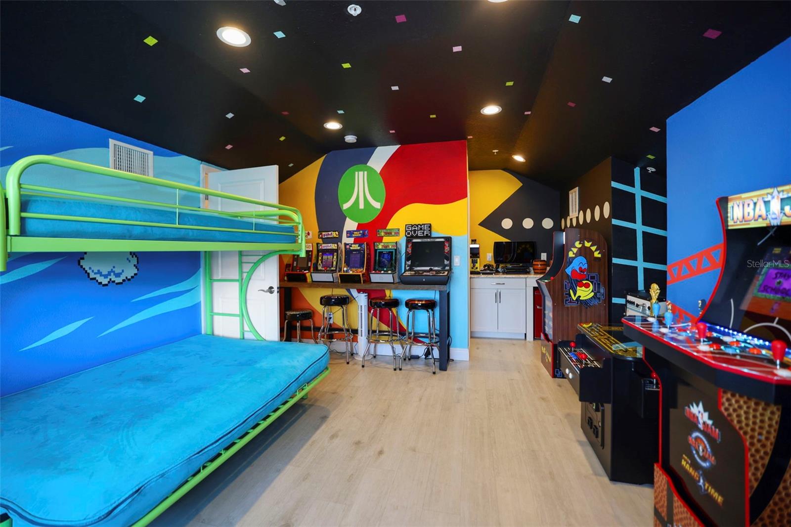 BREEZY ACRES PARK - Residential