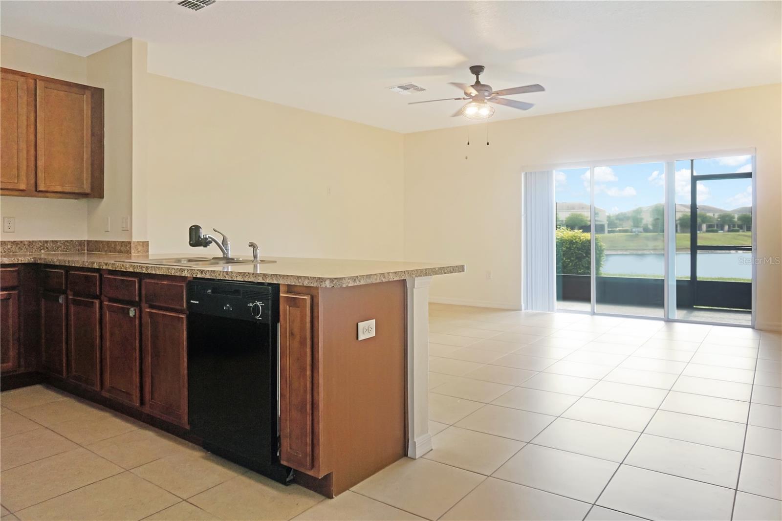 LAKE BLUFF/TOWN CENTER EAST-PH - Residential Lease