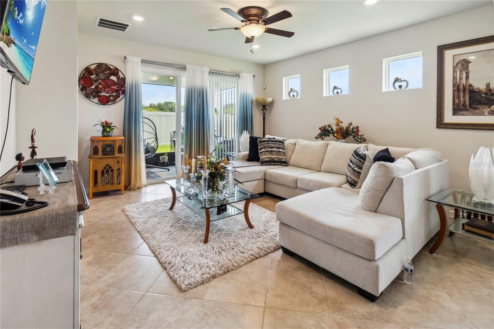 1895 SPRING SHOWER CIRCLE