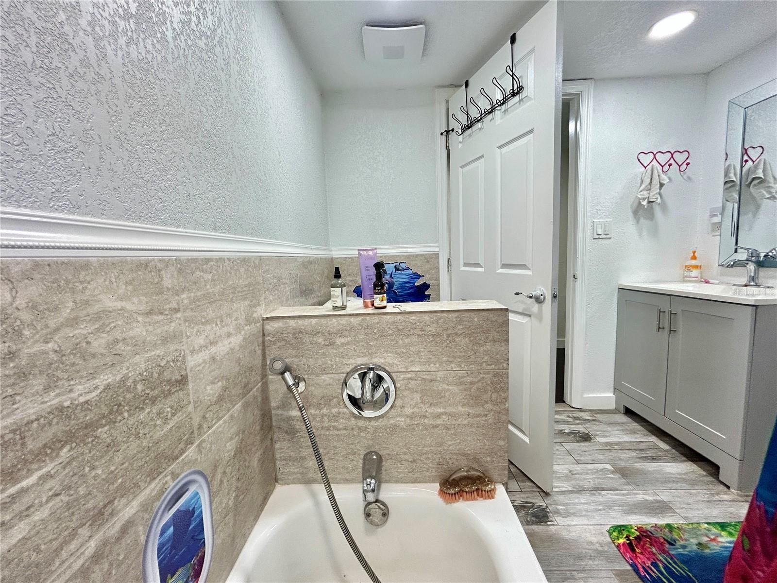 MOON LAKE ESTATES - Residential