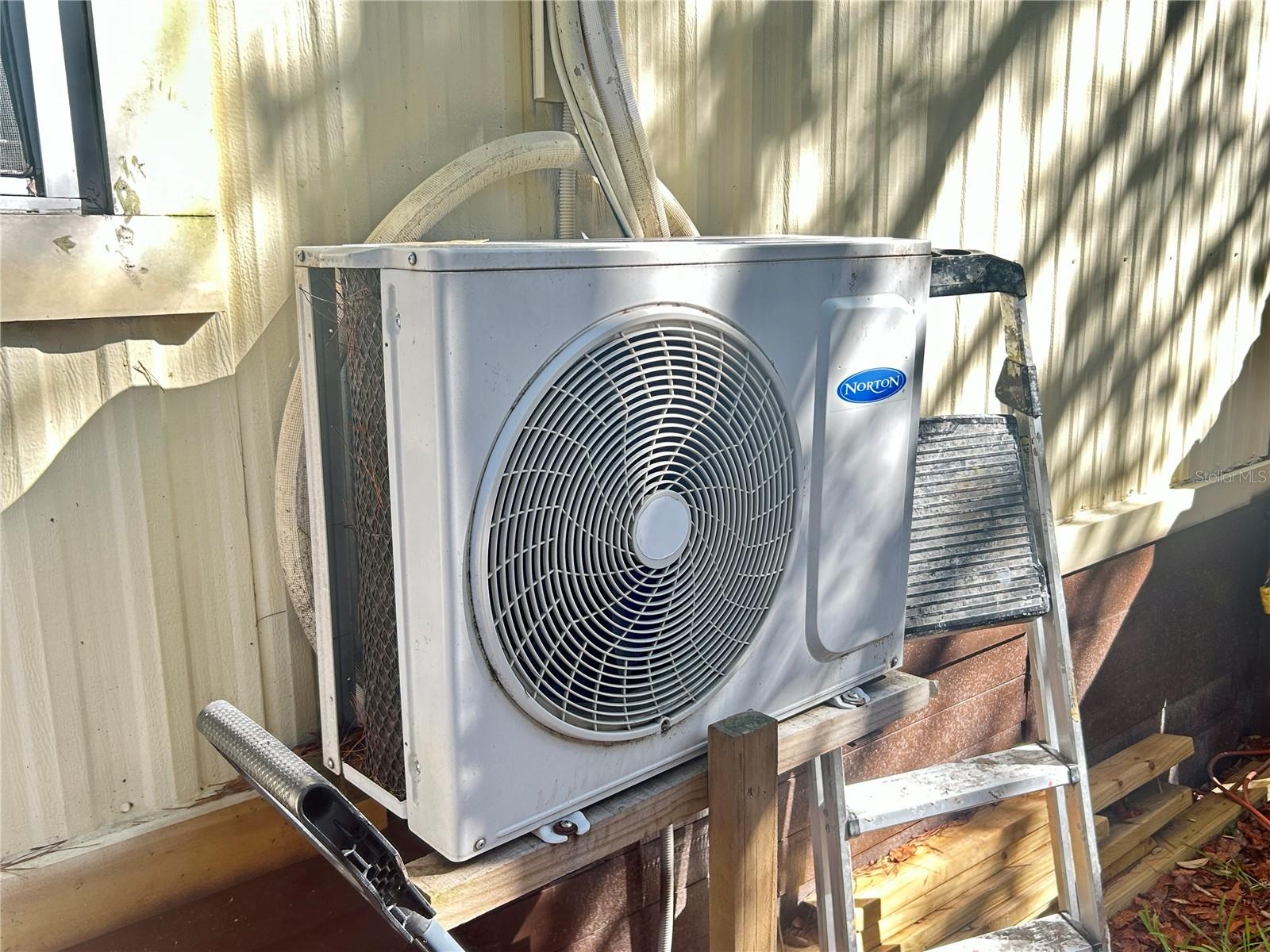 MOON LAKE ESTATES - Residential