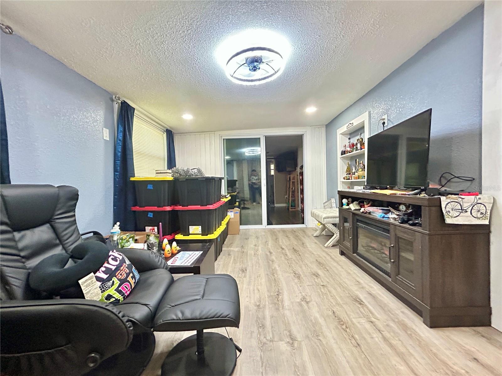 MOON LAKE ESTATES - Residential