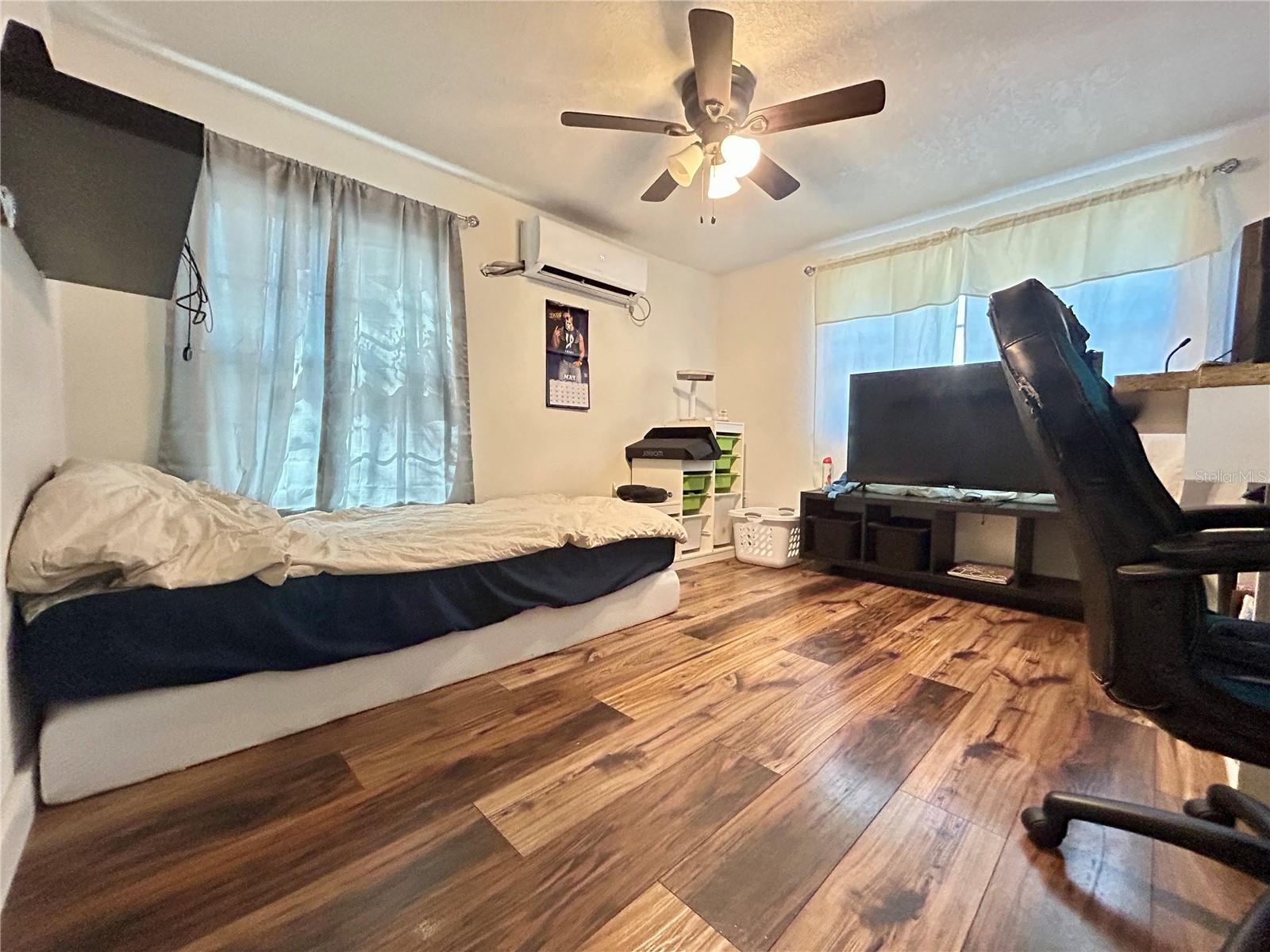 MOON LAKE ESTATES - Residential