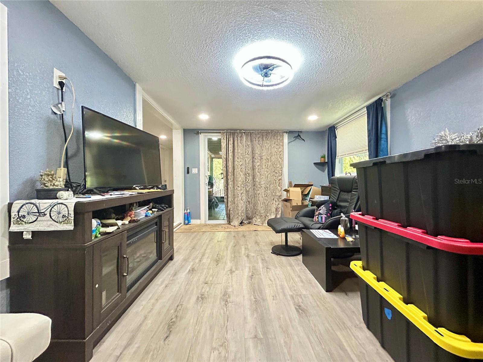 MOON LAKE ESTATES - Residential