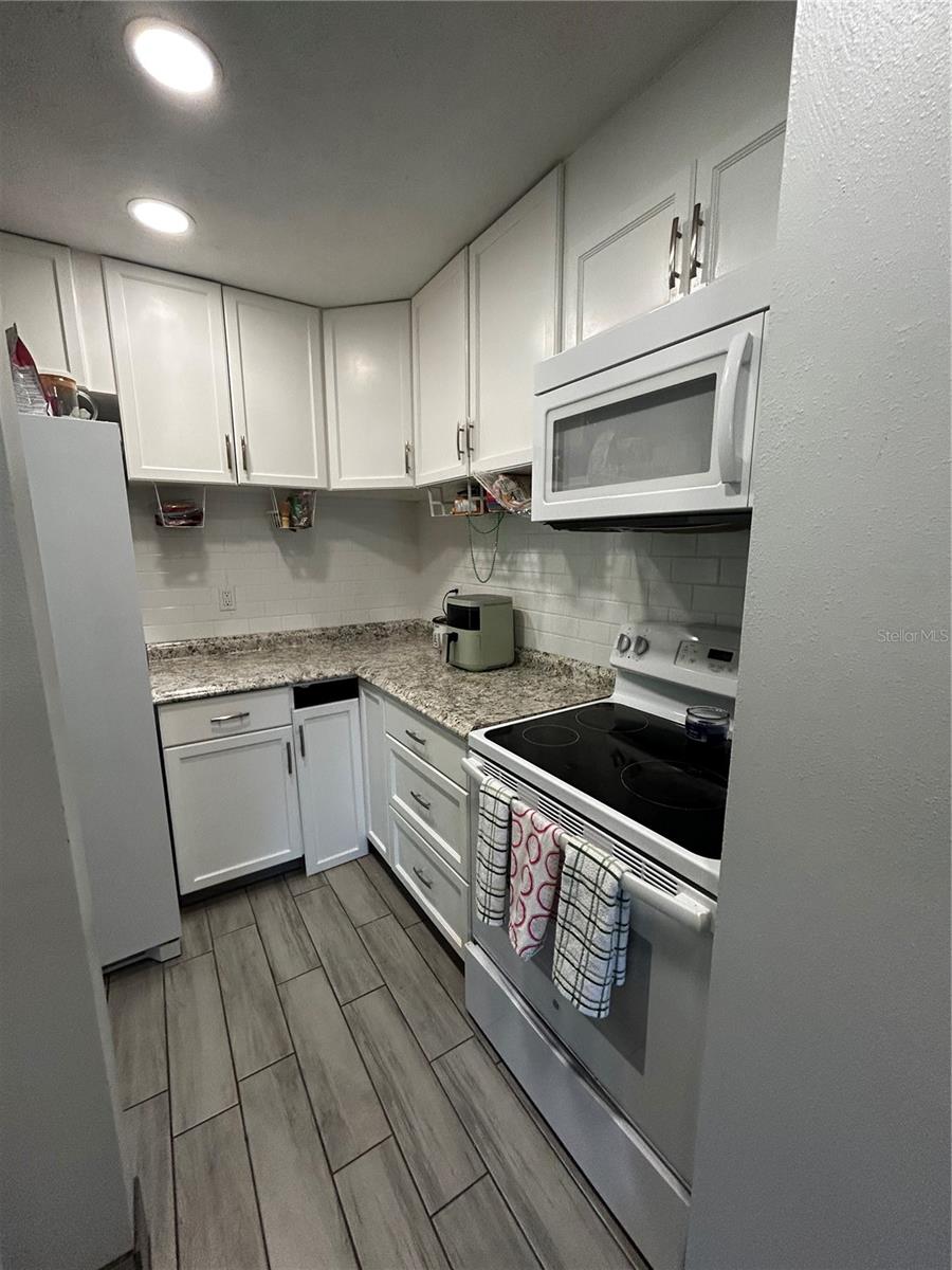 130 JASMINE WOODS COURT 6D