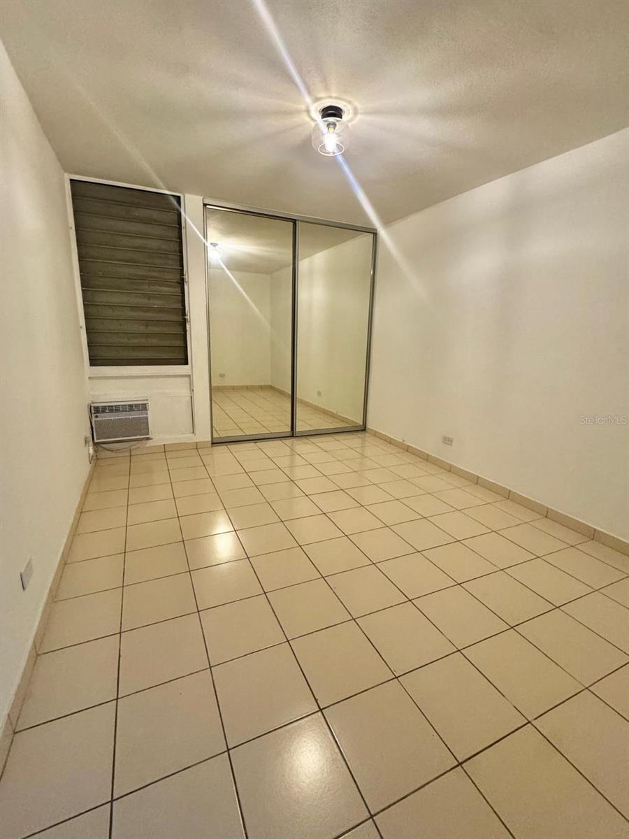 COND. SEGOVIA - Residential Lease