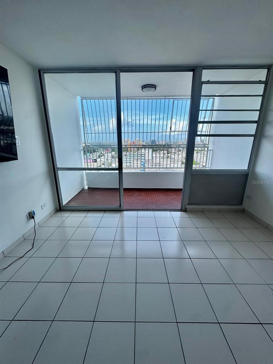 COND. SEGOVIA - Residential Lease