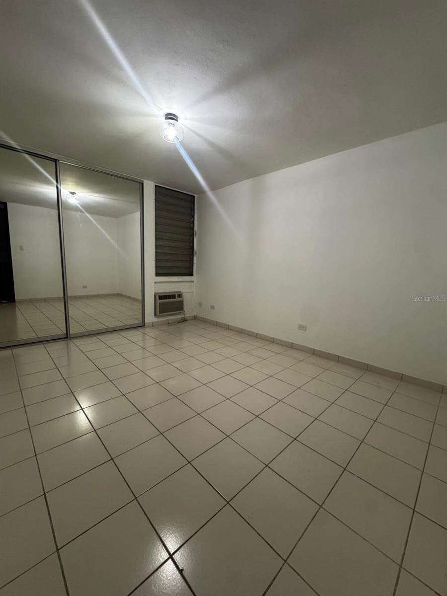 COND. SEGOVIA - Residential Lease