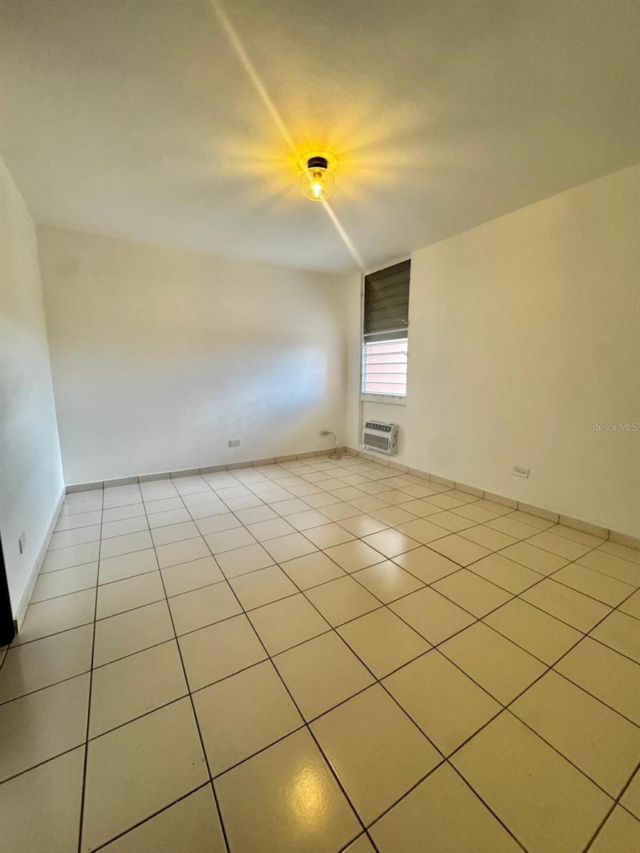 COND. SEGOVIA - Residential Lease