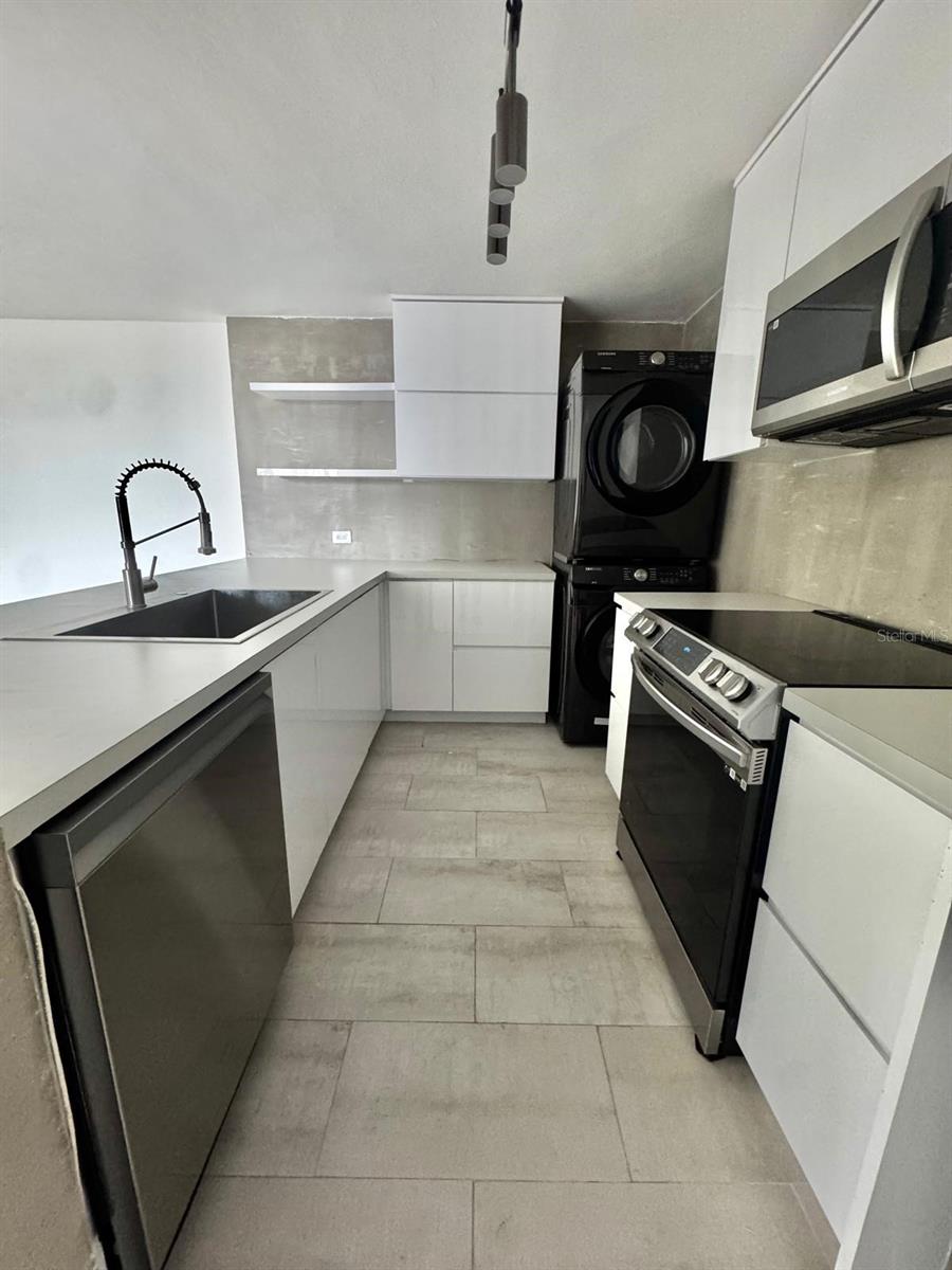 COND. SEGOVIA - Residential Lease