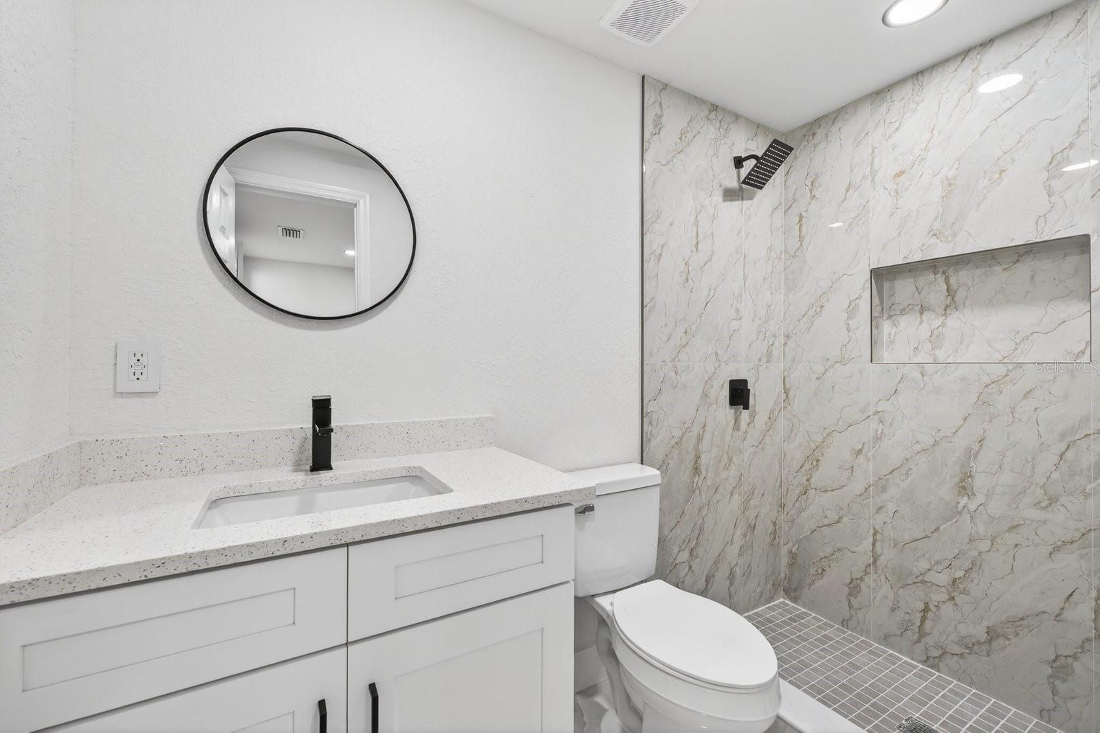 COUNTRY CLUB ESTATES - Residential