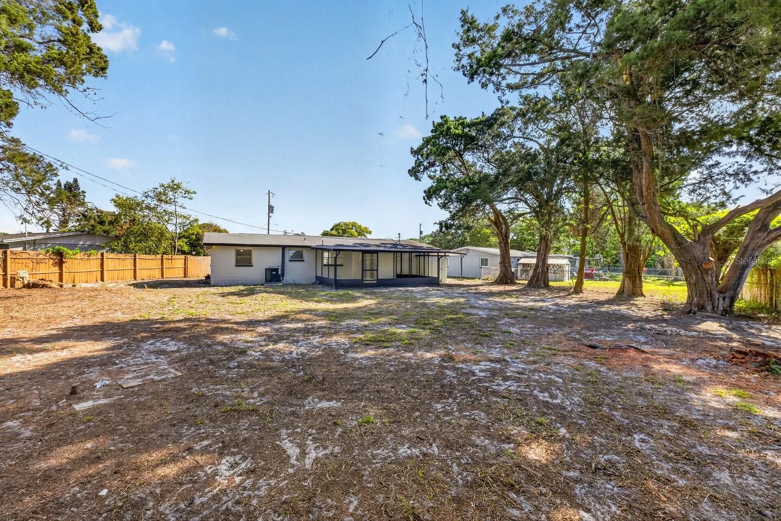 COUNTRY CLUB ESTATES - Residential