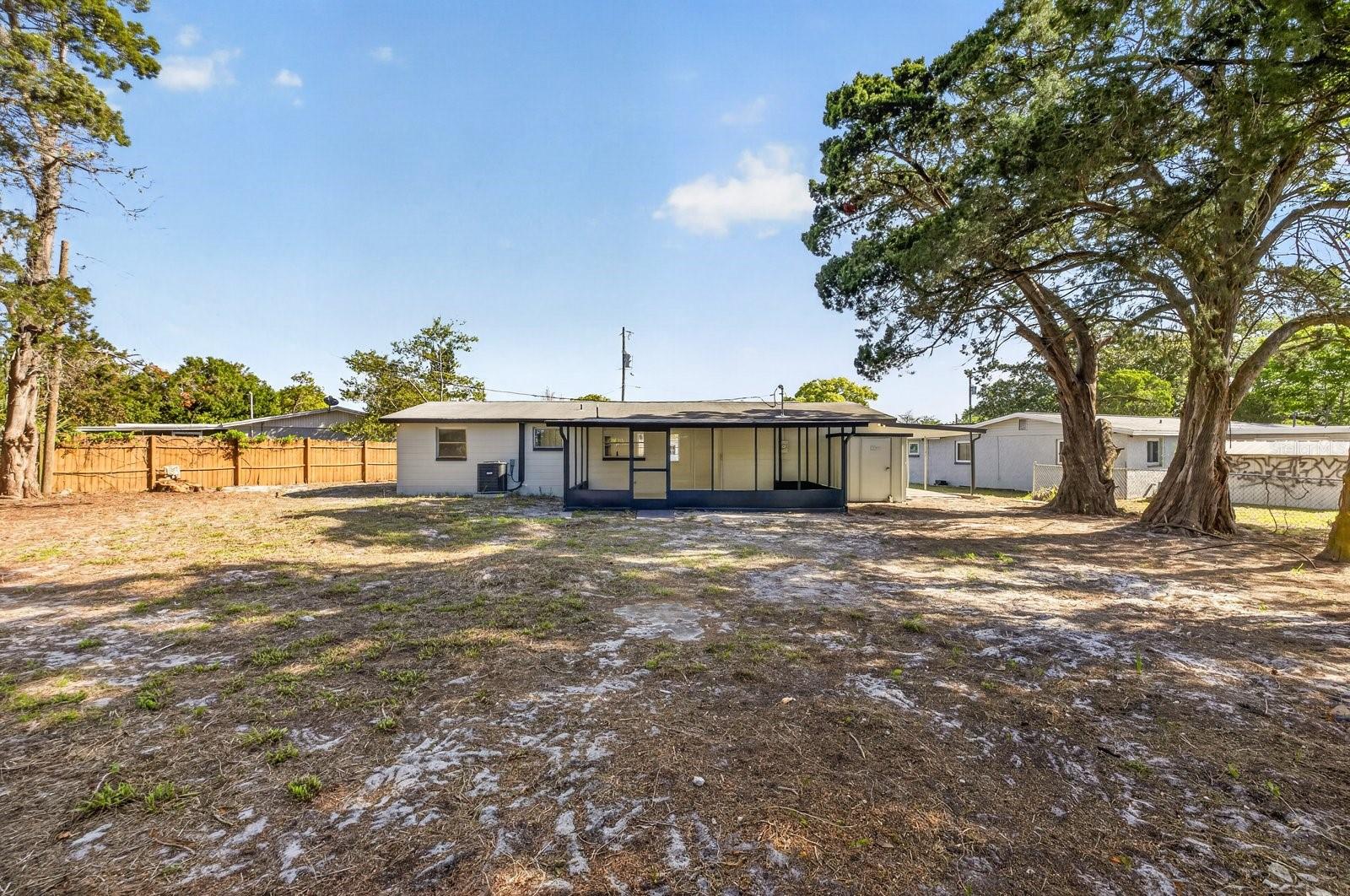 COUNTRY CLUB ESTATES - Residential