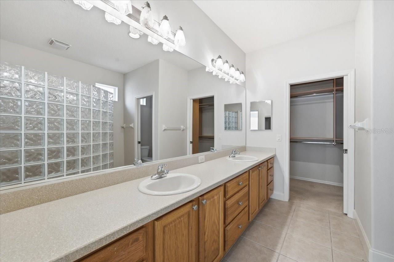 SOUTHGATE VILLAS - Residential