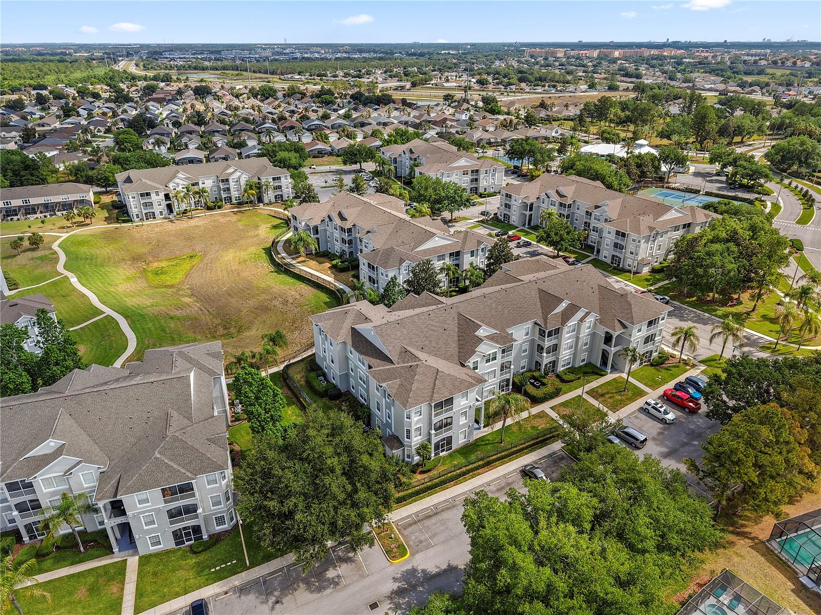 WYNDHAM PALMS CONDO PH 3 - Residential