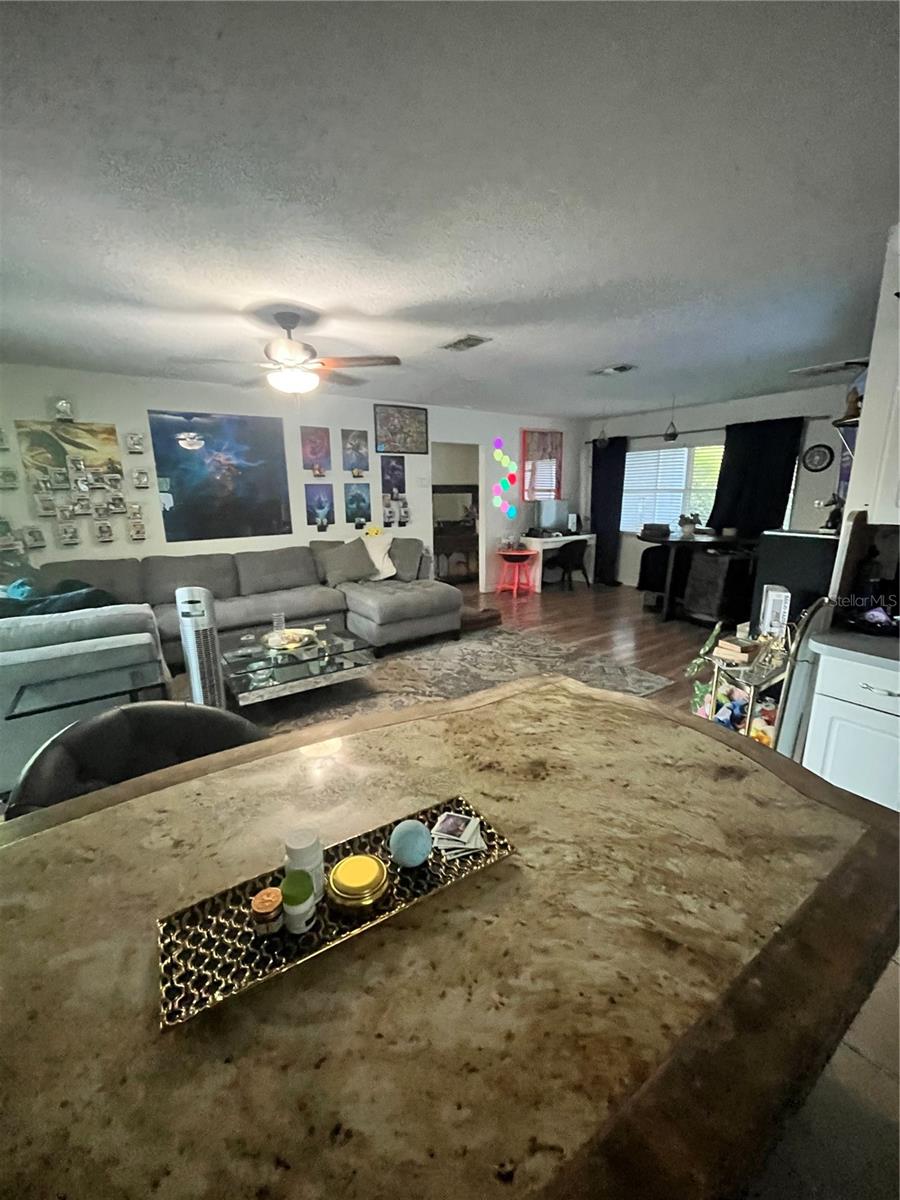 TROPICAL GROVES - Residential