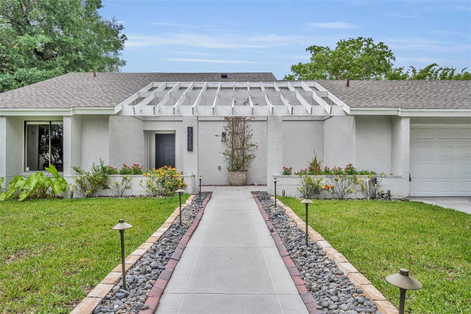 1218 FAIRWAY DRIVE