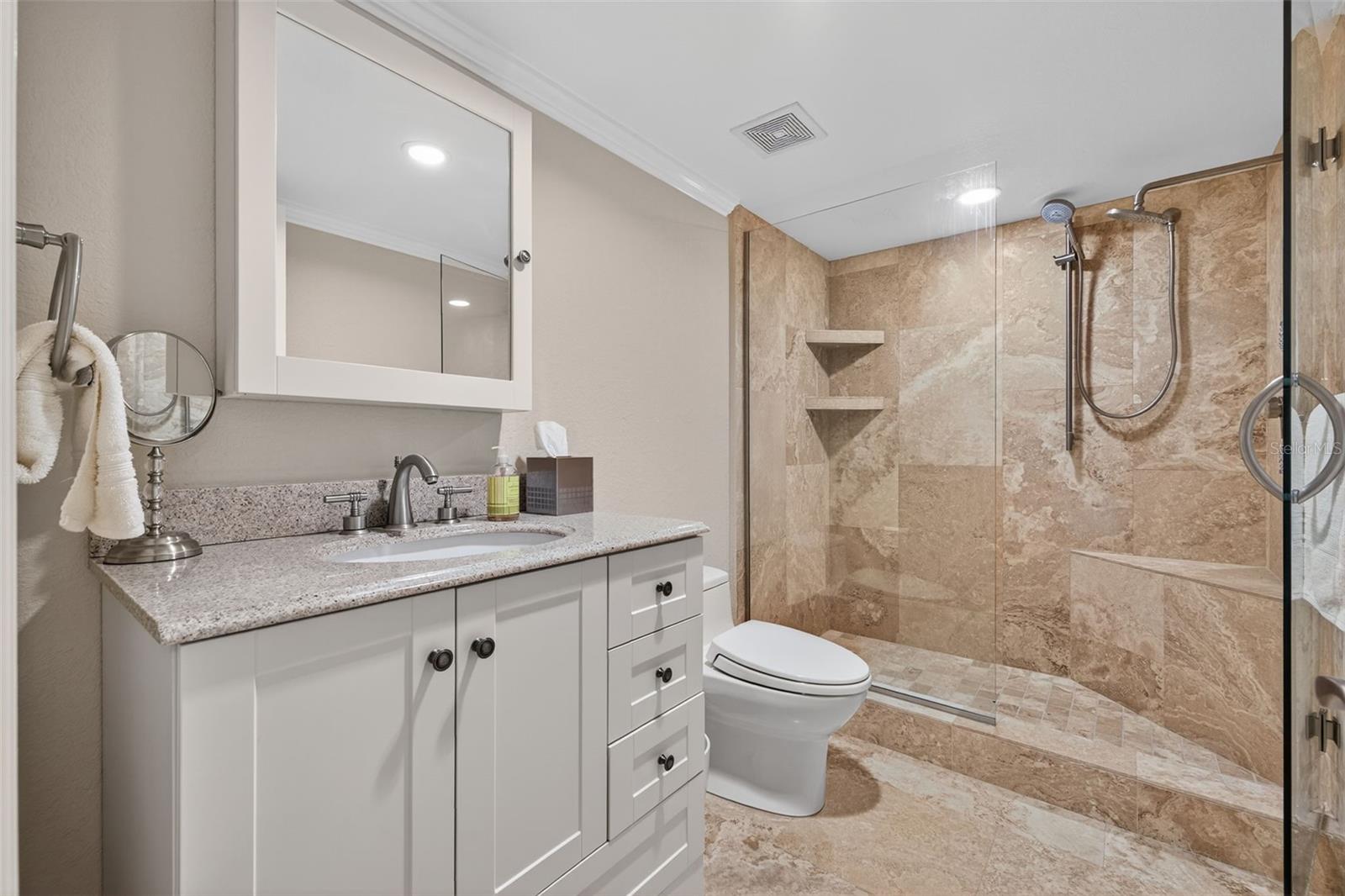 BELLEVUE ESTATES ISLAND - Residential