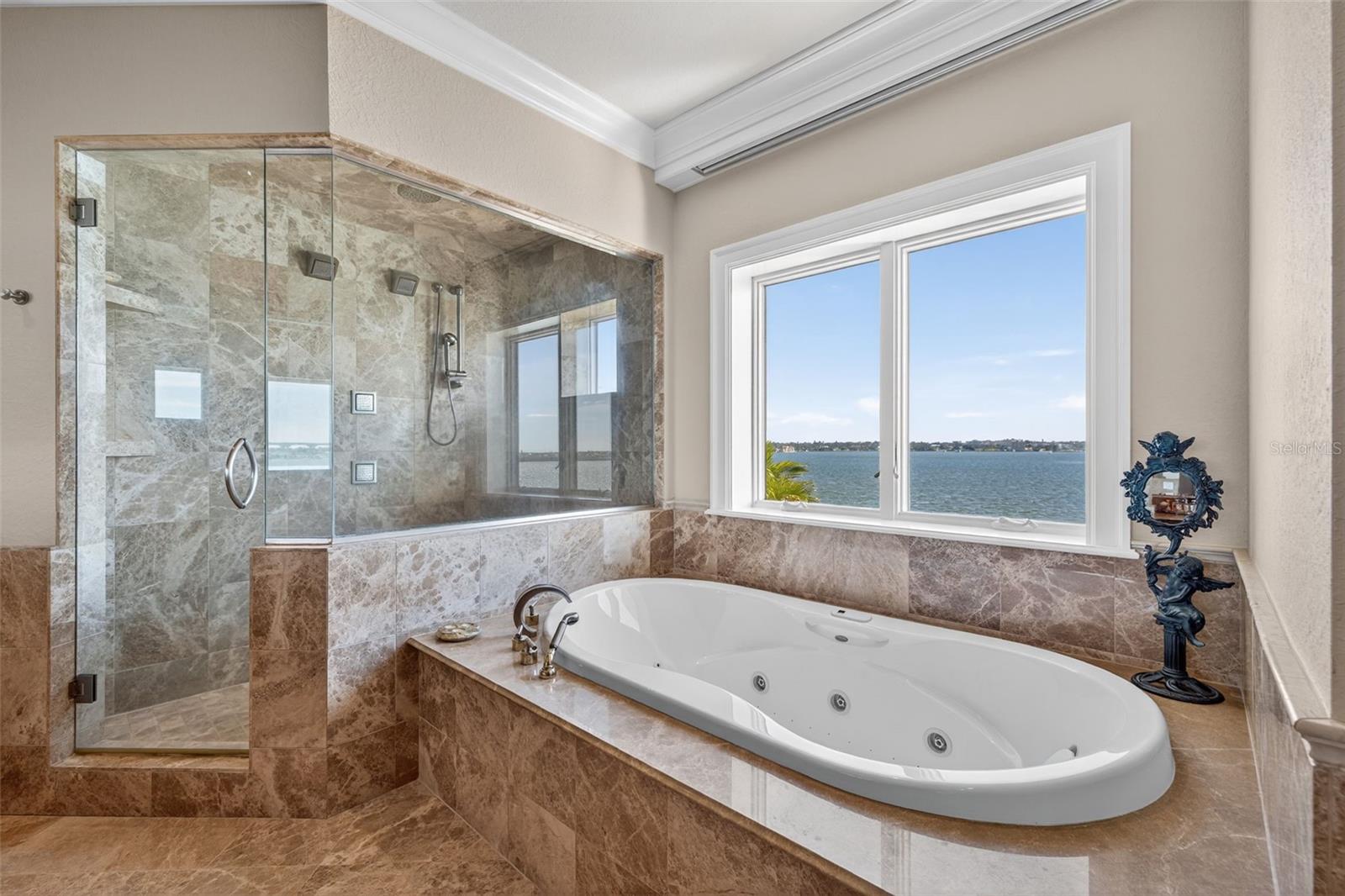 BELLEVUE ESTATES ISLAND - Residential