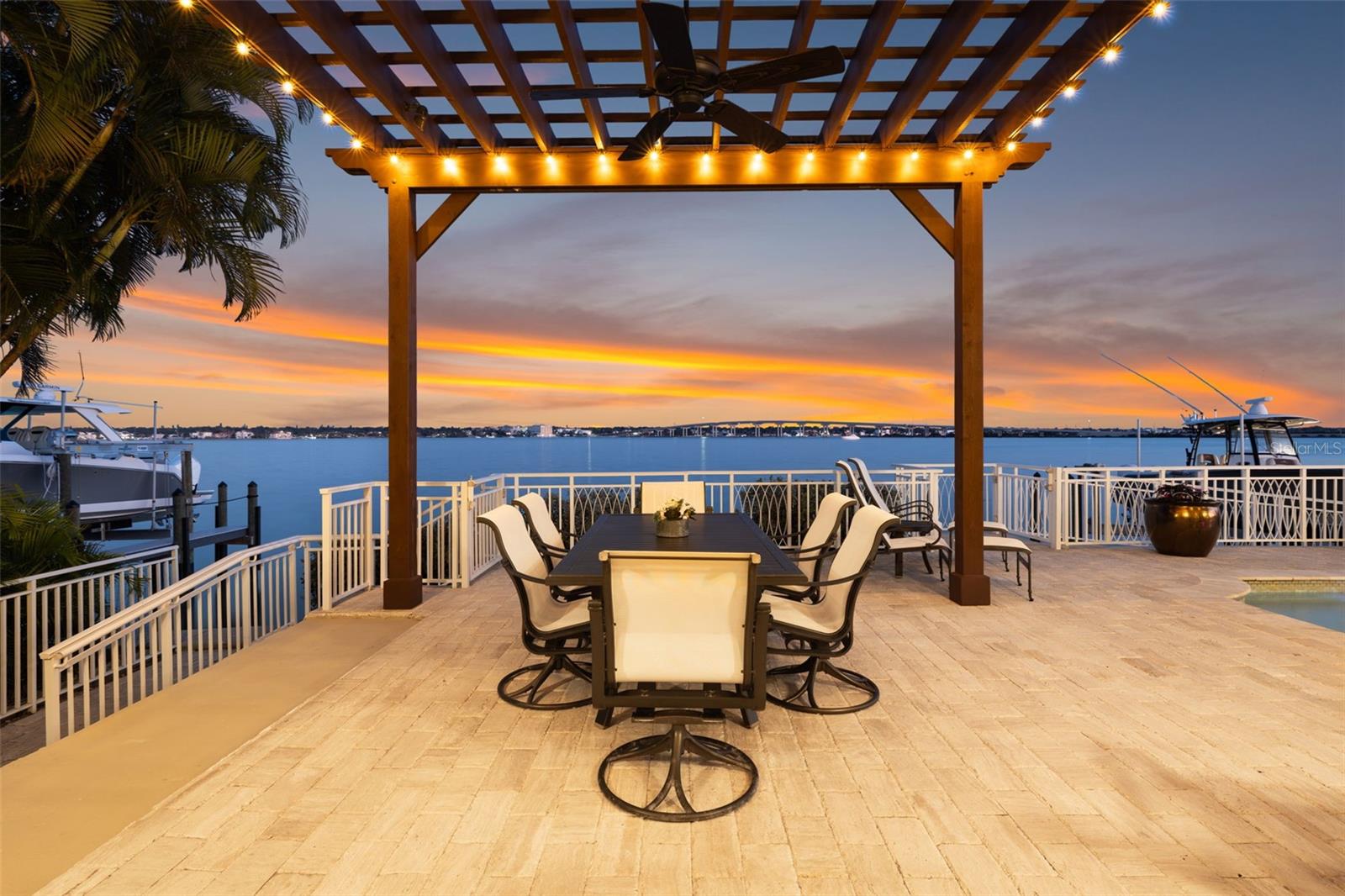 BELLEVUE ESTATES ISLAND - Residential