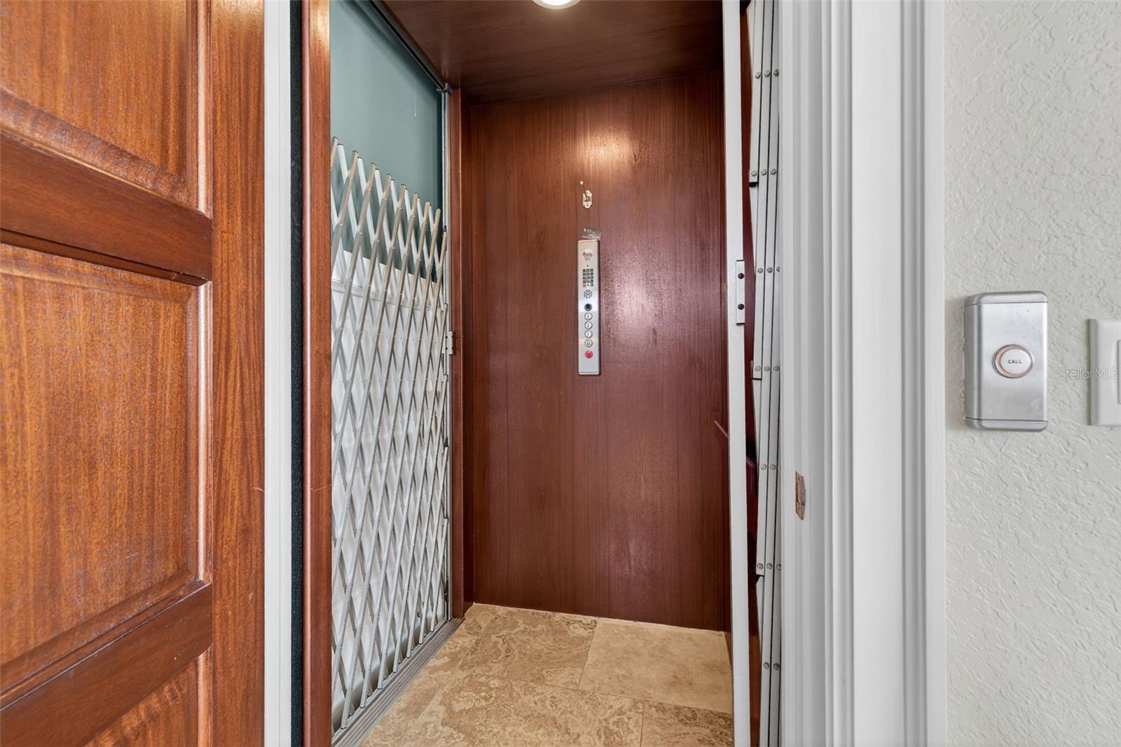 BELLEVUE ESTATES ISLAND - Residential