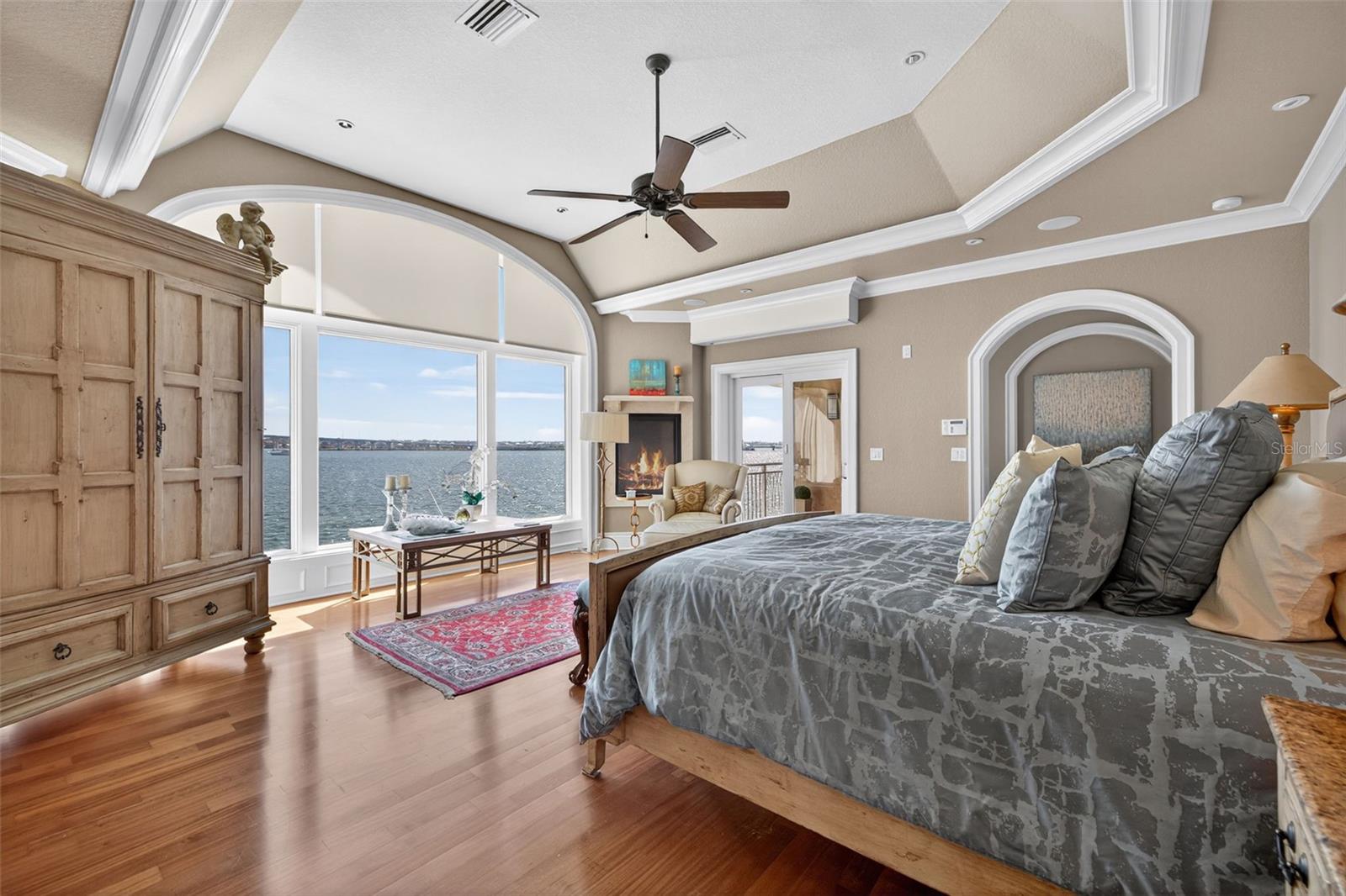 BELLEVUE ESTATES ISLAND - Residential