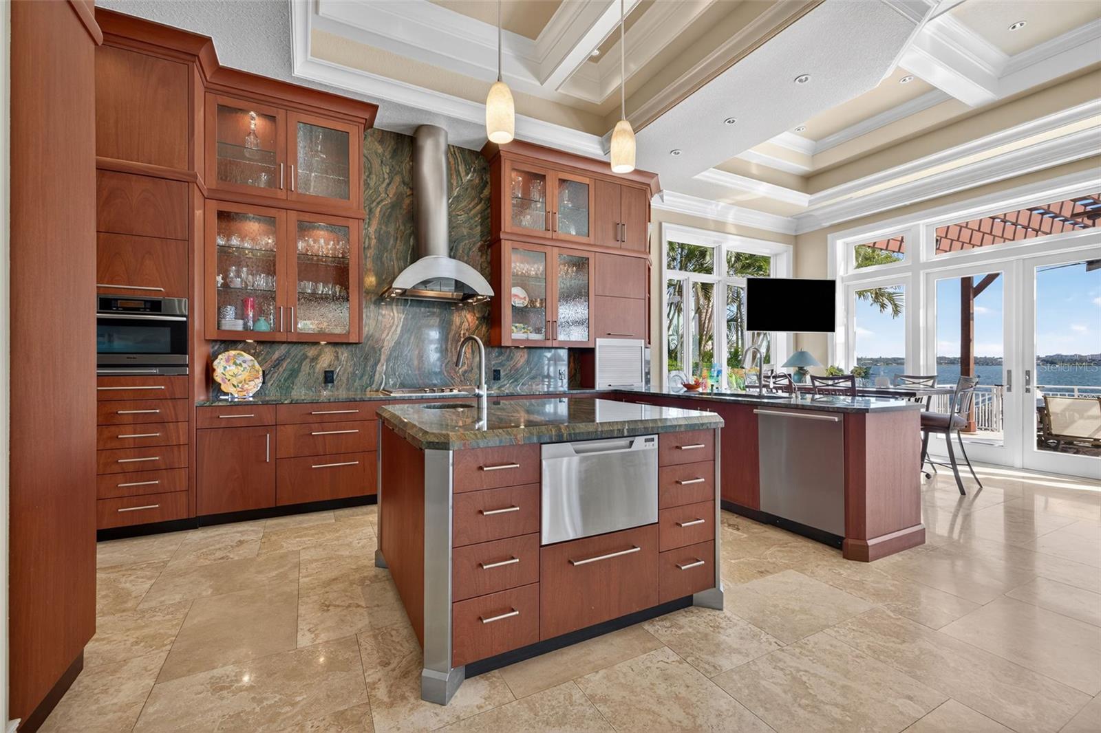 BELLEVUE ESTATES ISLAND - Residential