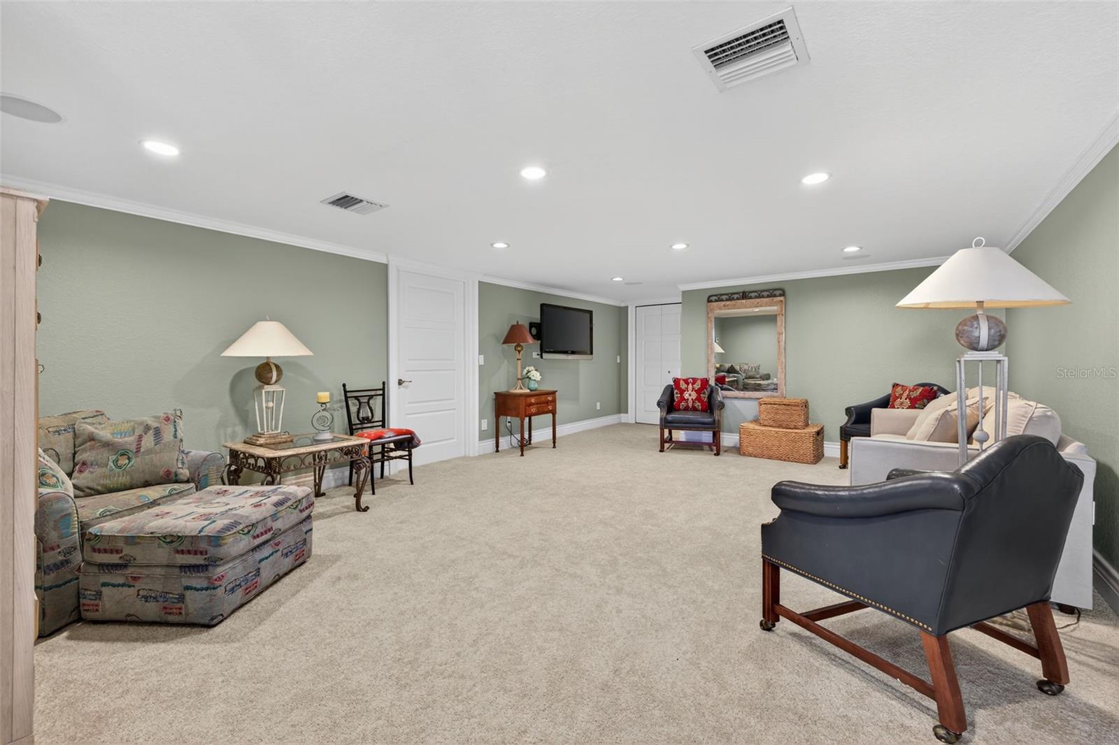 BELLEVUE ESTATES ISLAND - Residential