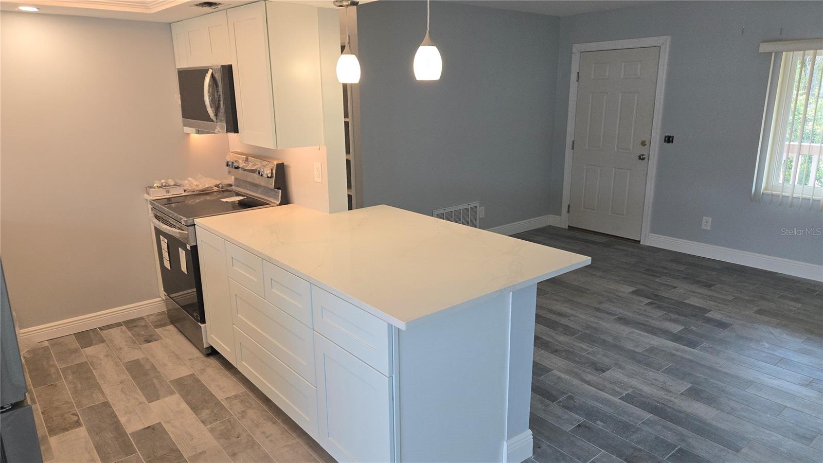 SUNLAND GARDENS - Residential Lease