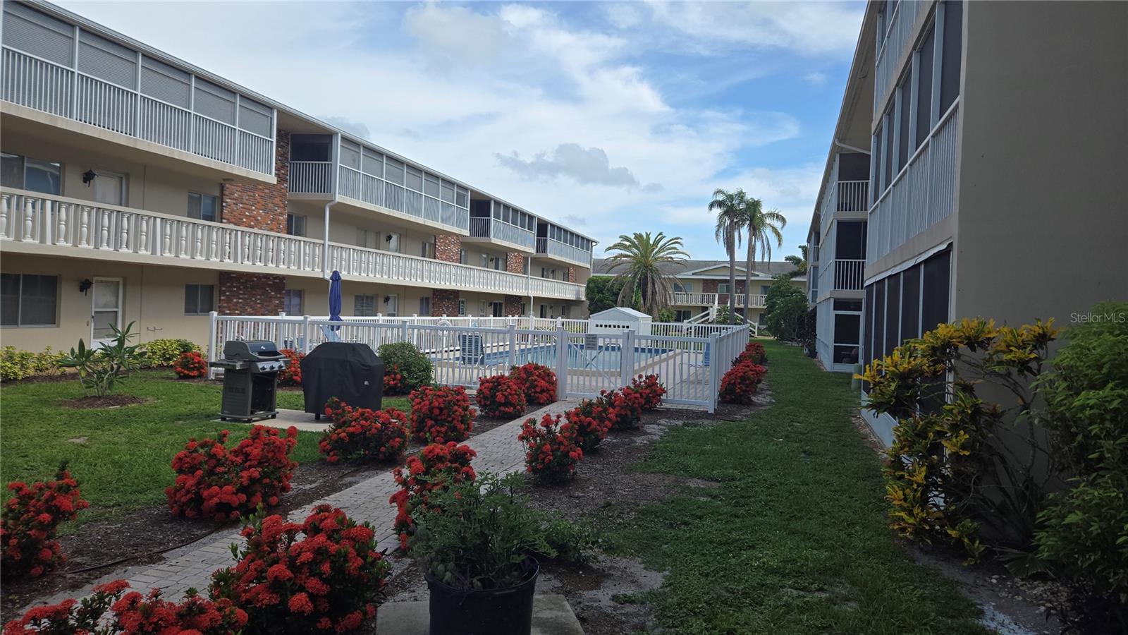 SUNLAND GARDENS - Residential Lease