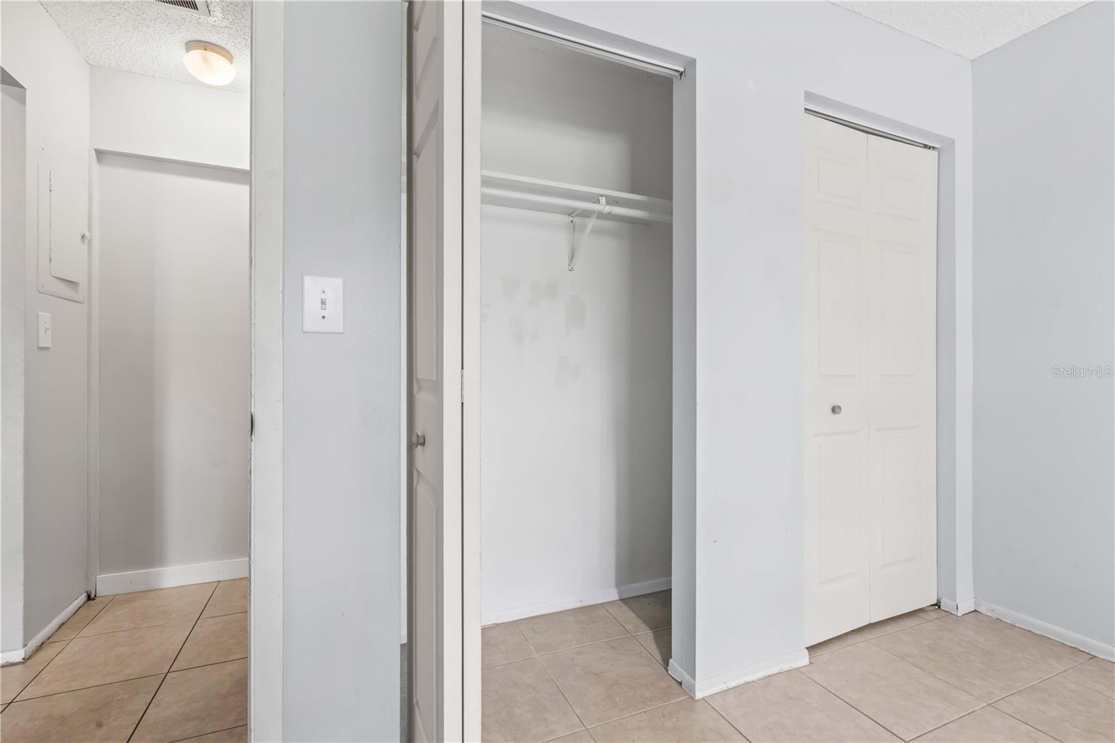 DEERWOOD GARDENS UNIT ONE - Residential Lease