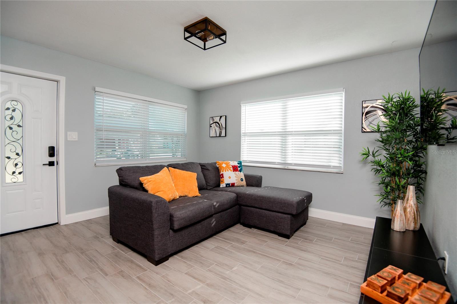 3147 W CORDELIA STREET