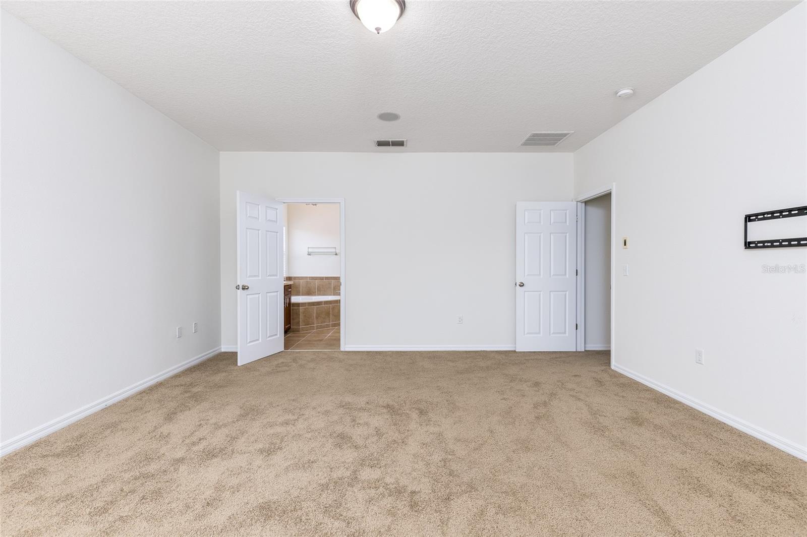 PRESERVE AT BLACK HAMMOCK REP - Residential Lease