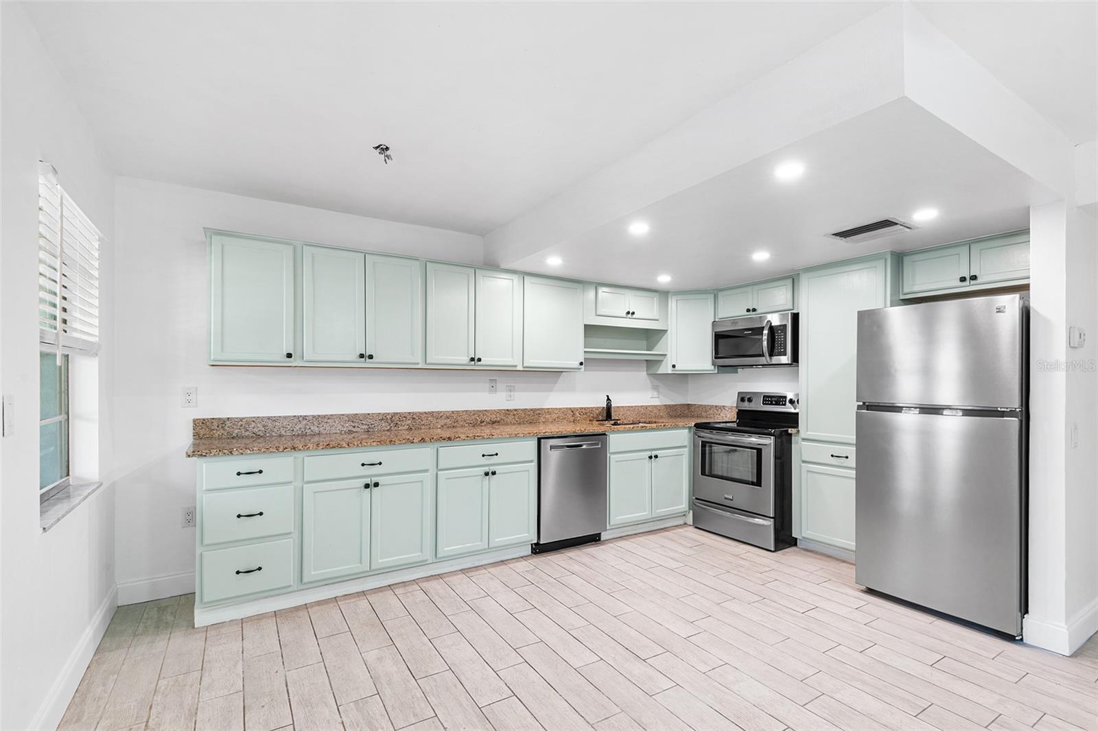 BEAR CREEK APARTMENTS NORTH - Residential Lease